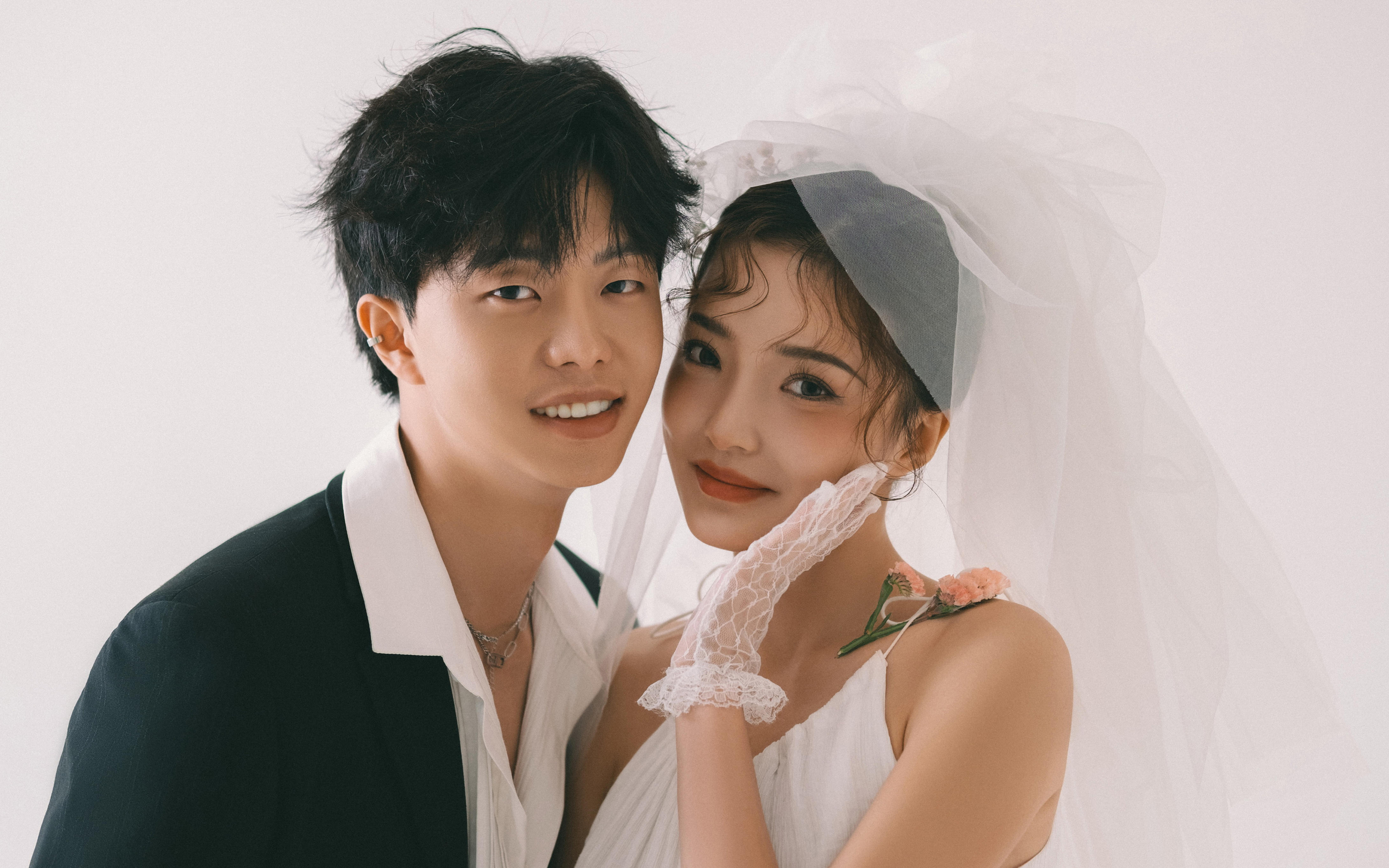 【施华洛艺格】室内白背景胶片风婚纱照
