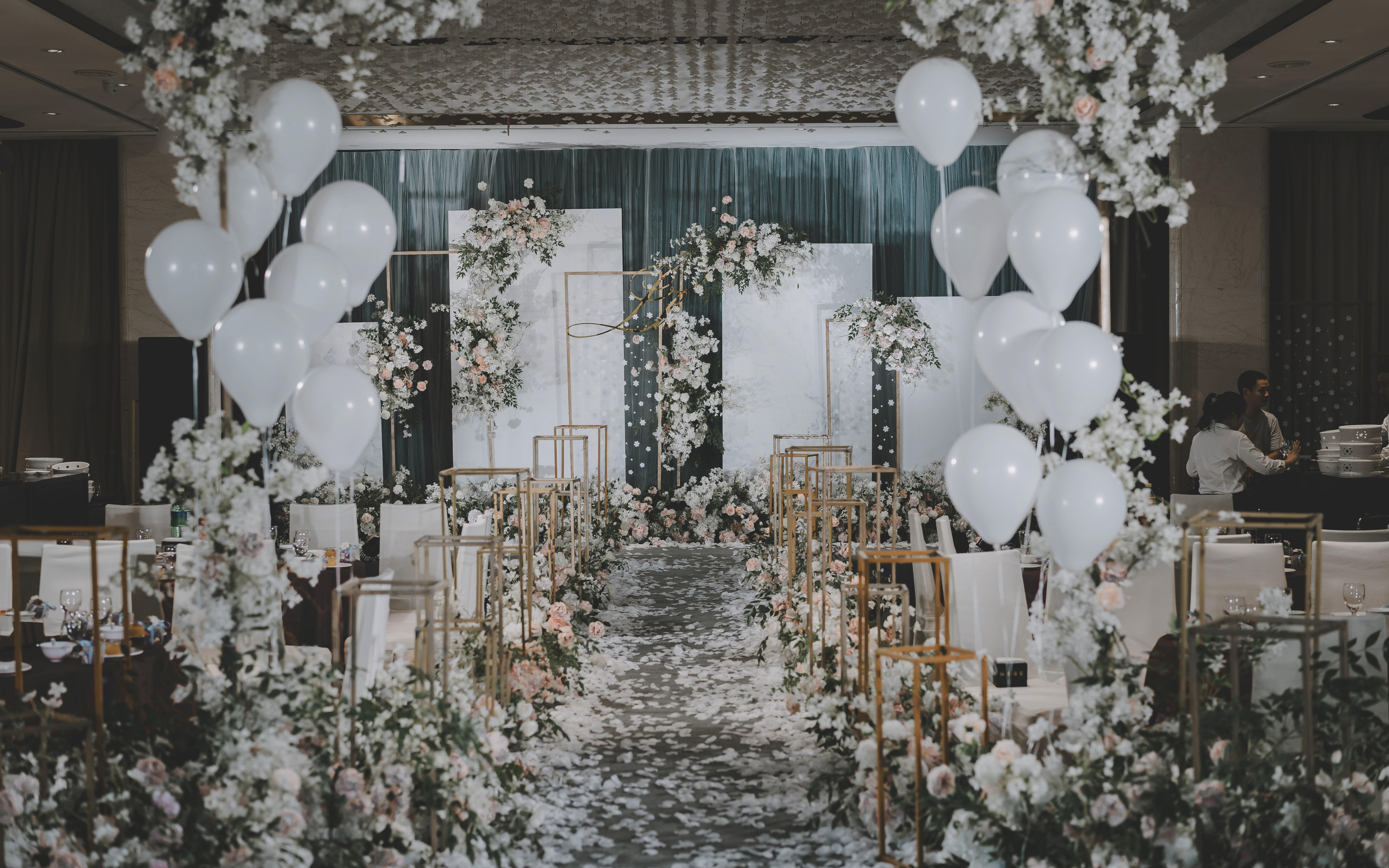 白绿森系小清新婚礼策划