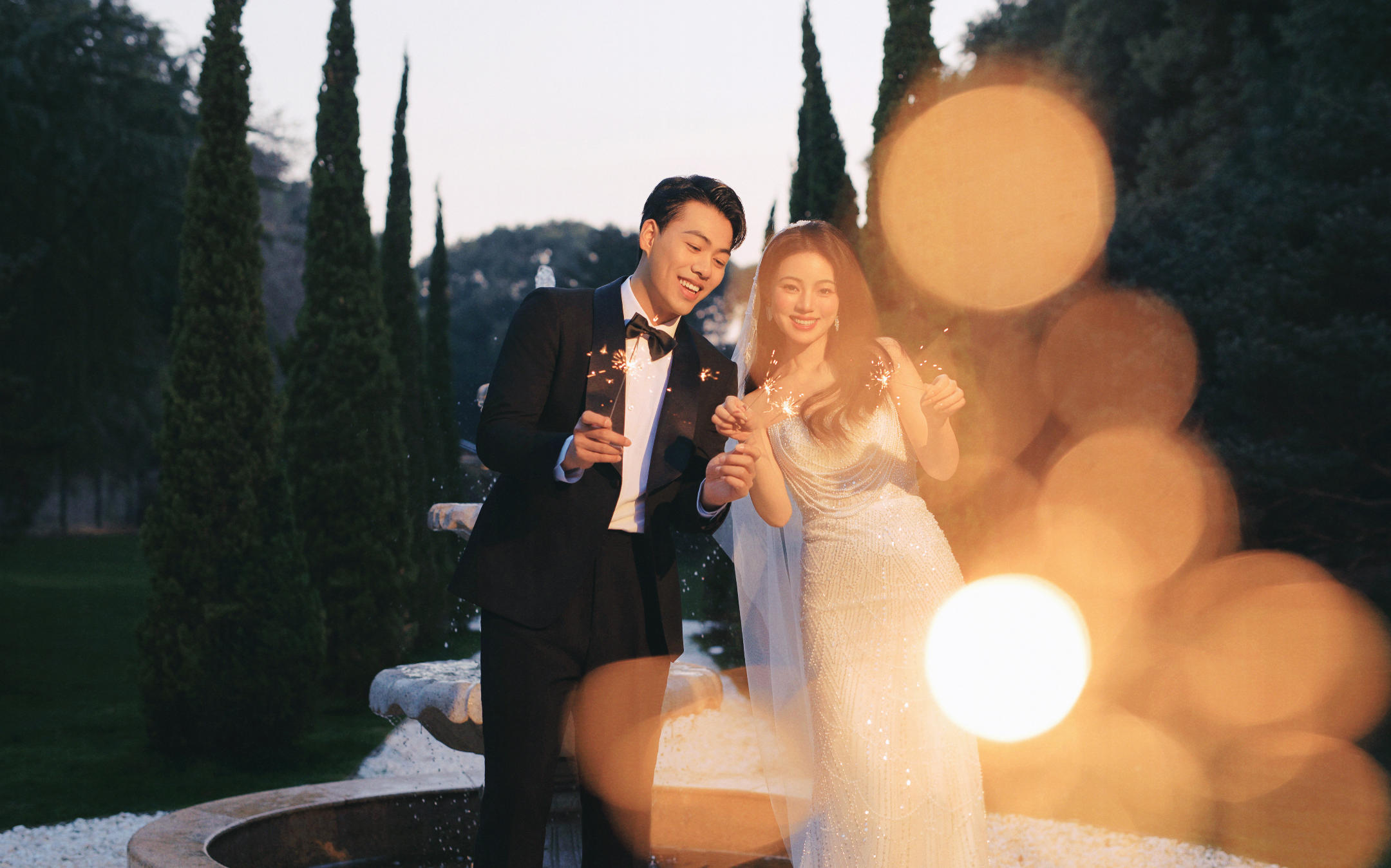 烟花短暂，我们永恒！氛围感夜景纪实婚纱照