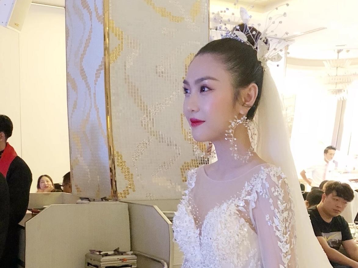 玖玖美妆资深老师全天婚礼跟妆