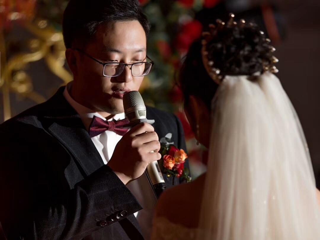 薇亚婚纱 奢华宫廷风长拖尾婚纱