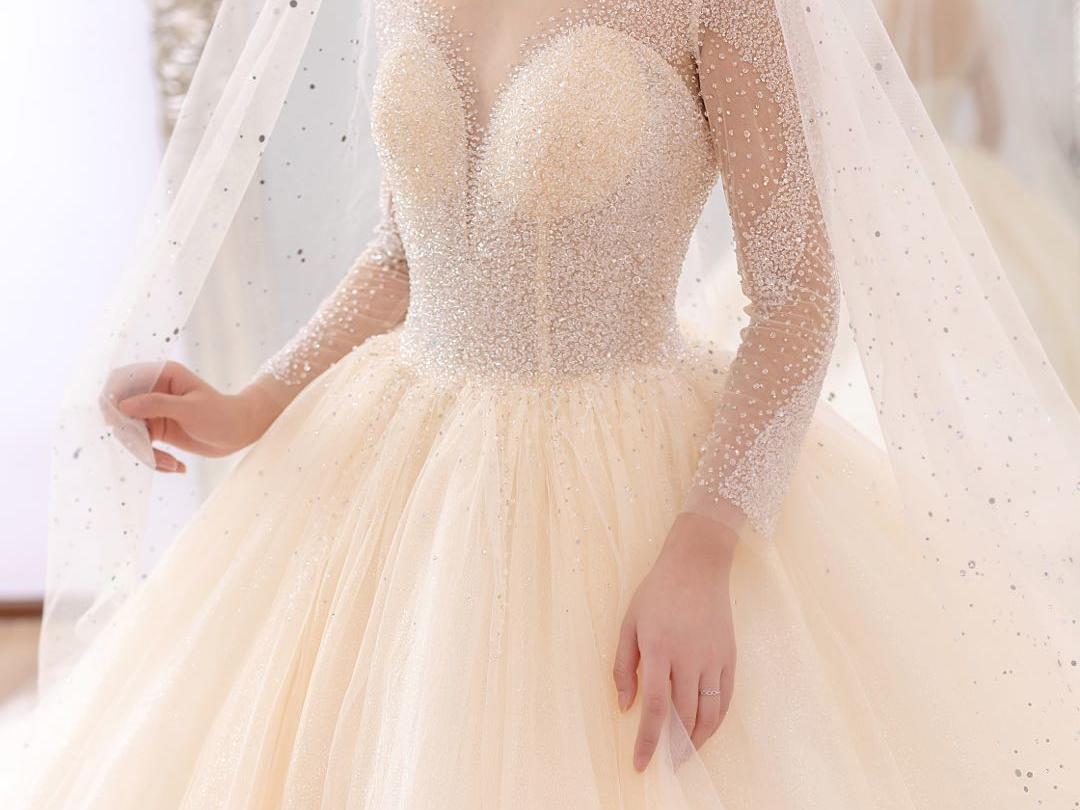 【闪慕婚纱】精选租赁件套（出门纱＋主纱＋礼服）