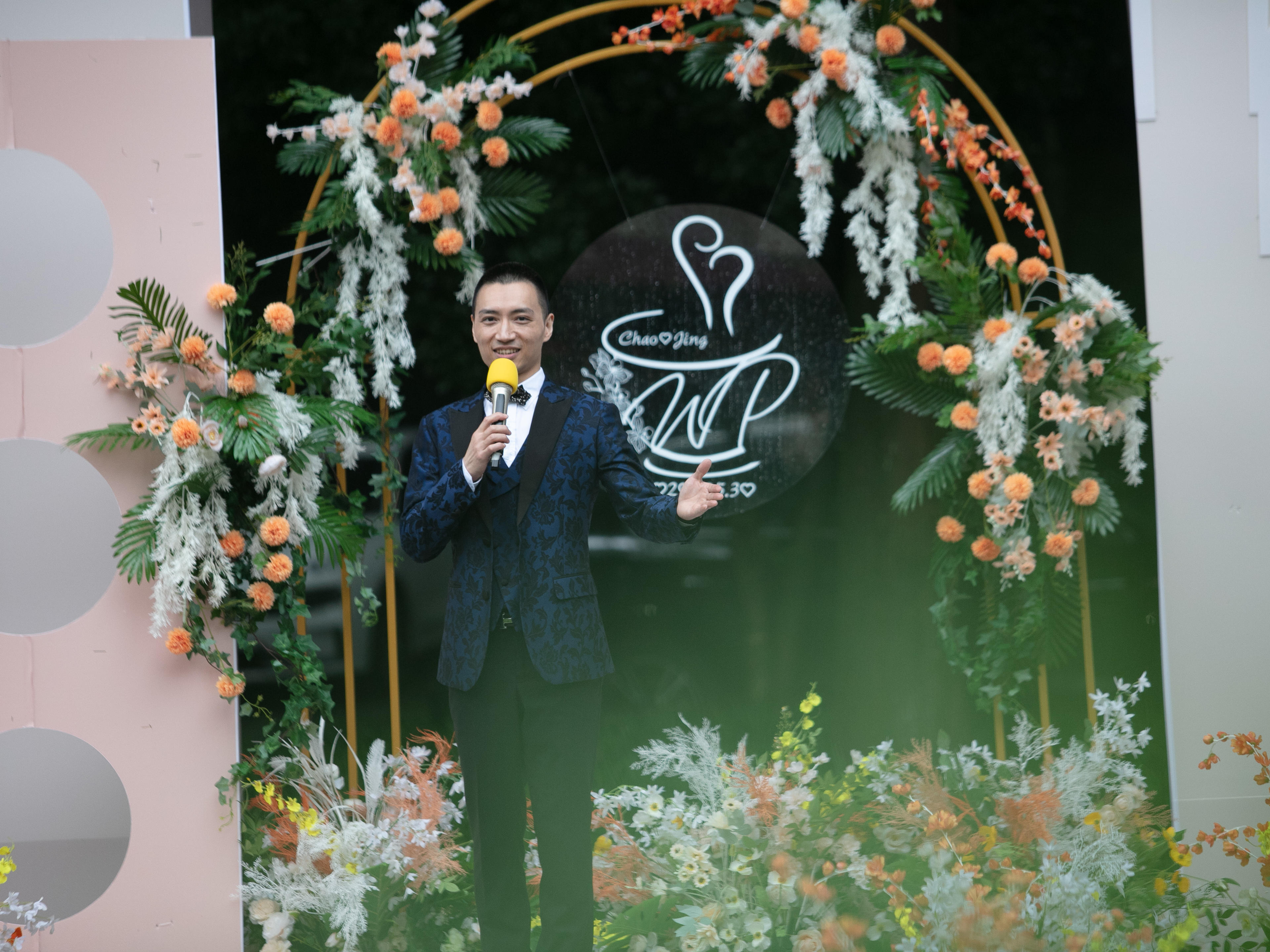 霄骅（婚礼行业超10年资深主持+督导+音乐助理）