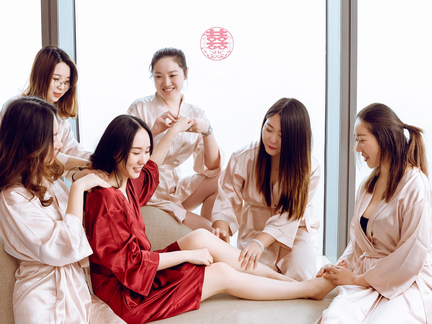 【超值特价】婚纱+跟妆租赁套餐