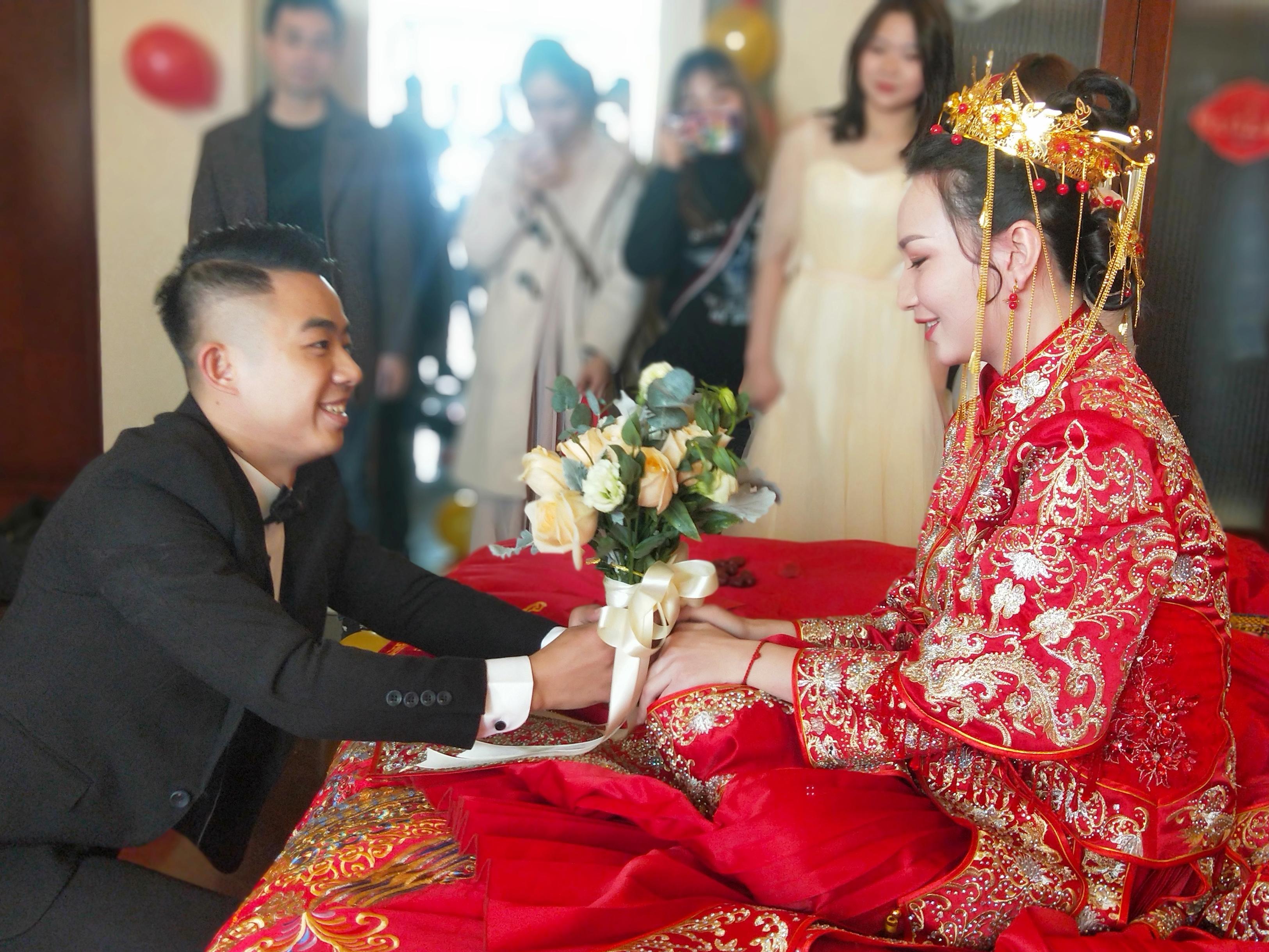 衡阳市内全天跟妆 三妆三造送饰品三套