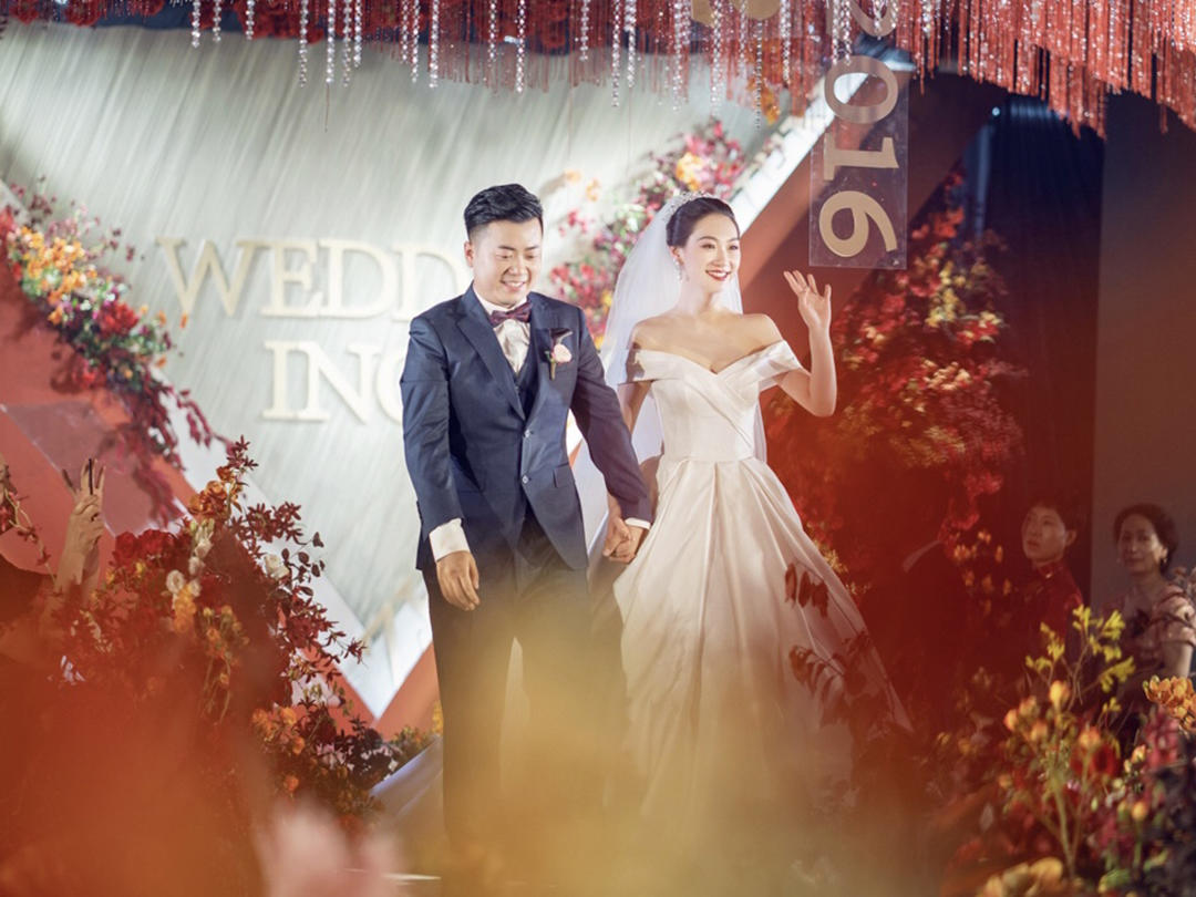 【人气推荐】秀禾+婚纱+敬酒服+伴娘服+跟妆