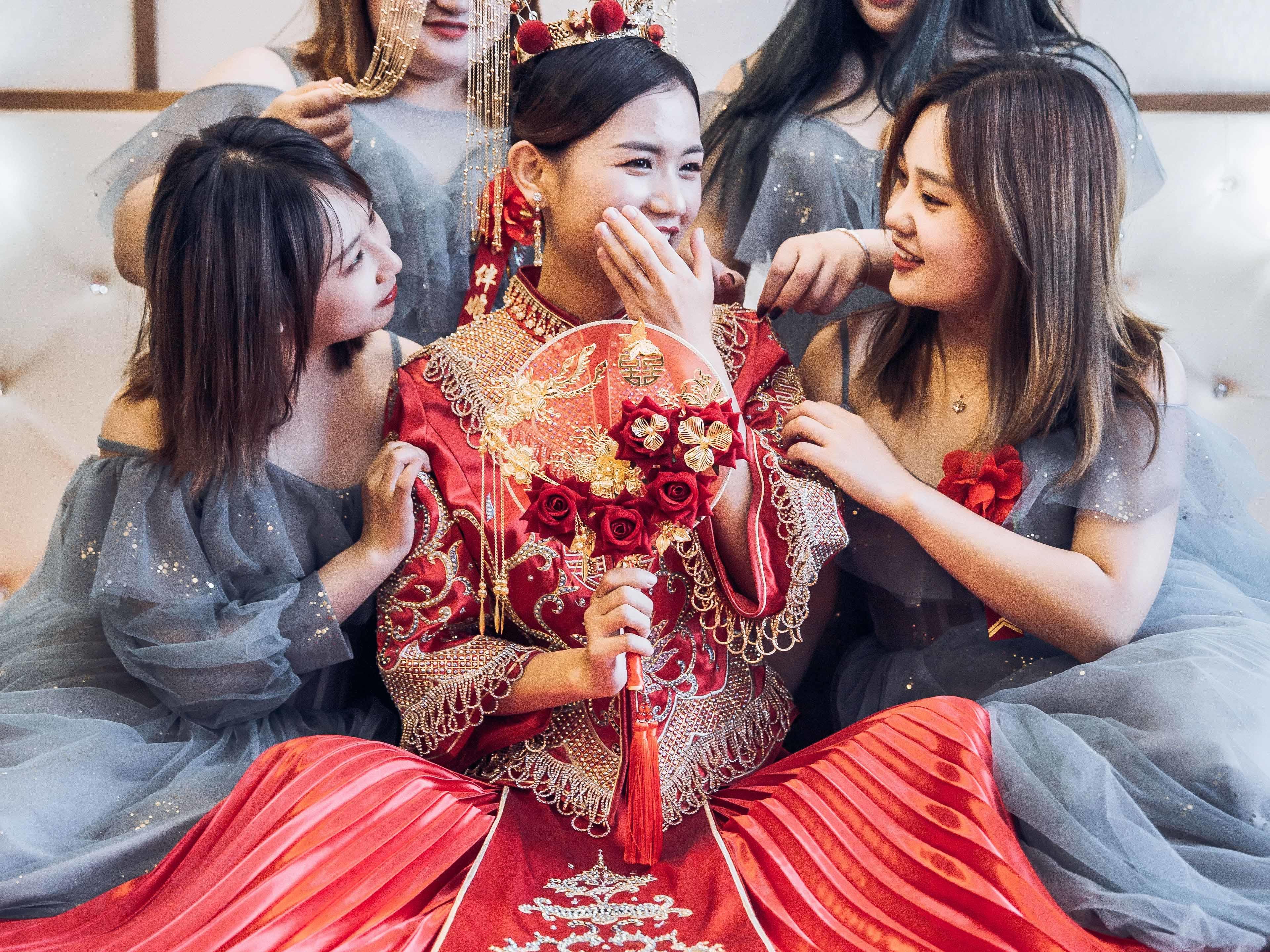 【晓晓美妆】高端百变新娘妆面发型3-4个送亲友妆