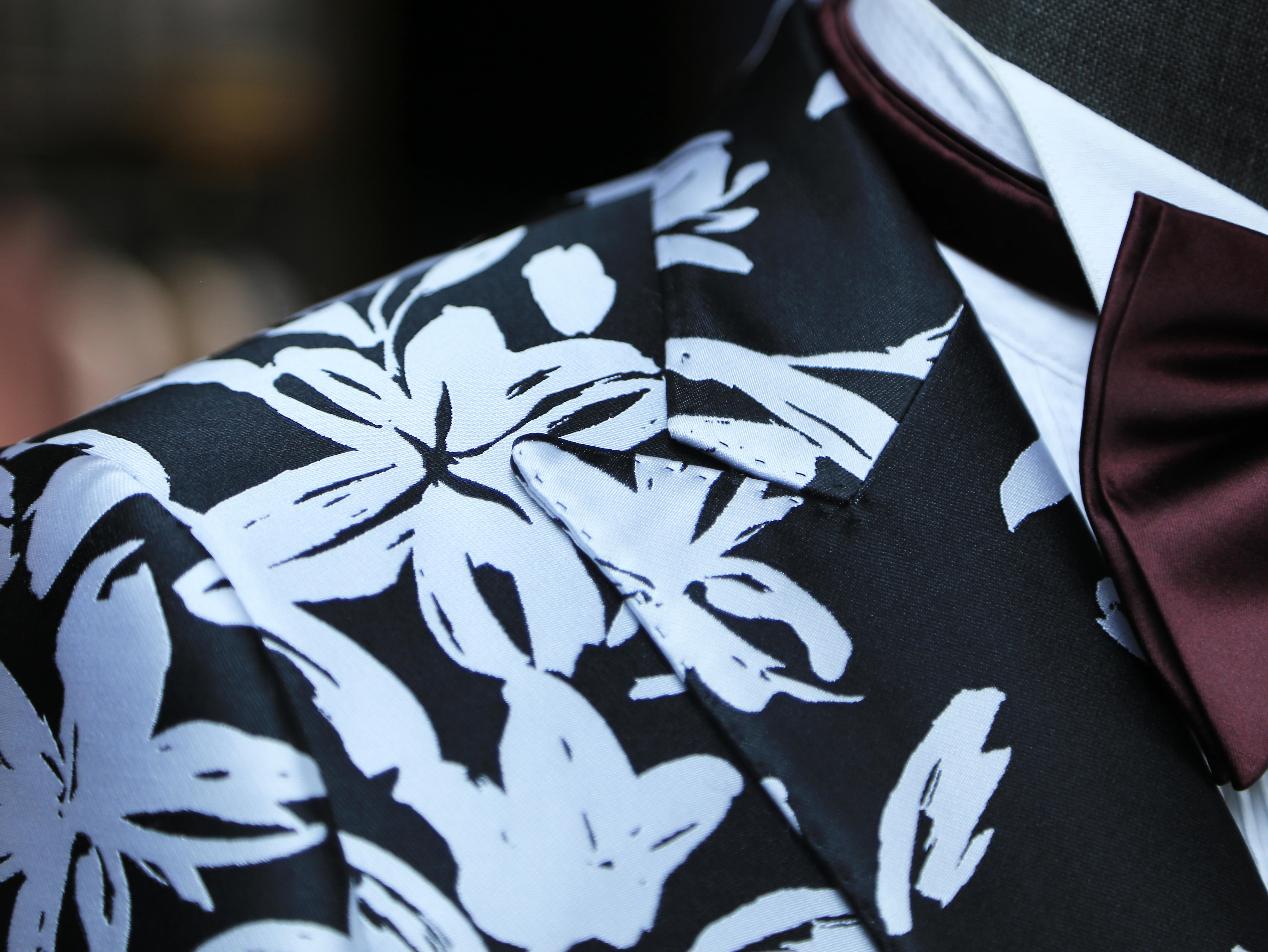 【永恒系列】百合优雅品质黑白提花西服