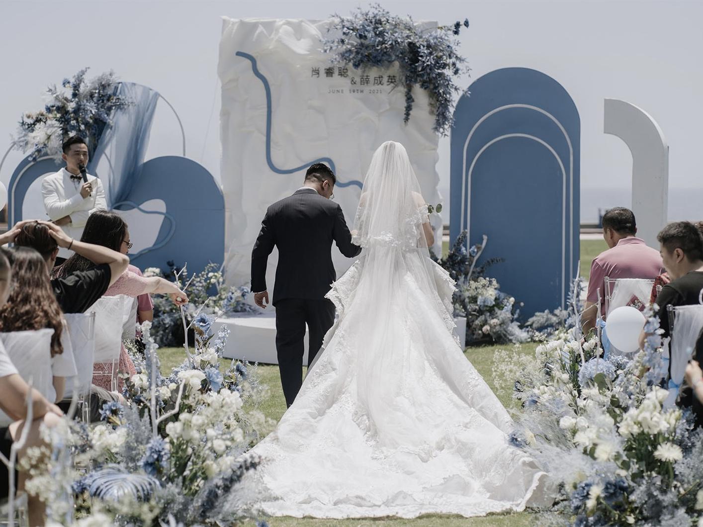美娅婚礼 | 蓝白色简约高级 户外草坪婚礼
