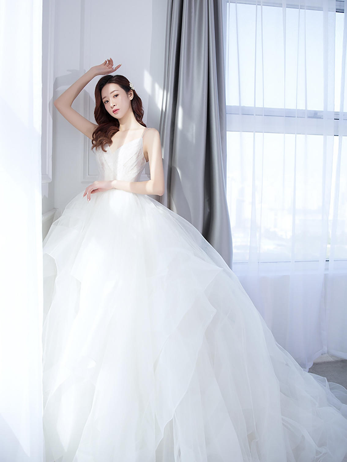 【经典婚纱系列推荐】经典新娘12件套 送跟妆