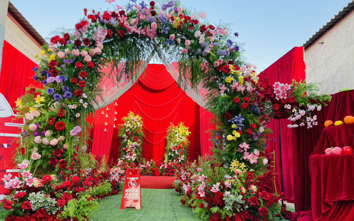 【駐馬店鑫囍婚禮策劃】夢幻花海挑高婚禮場