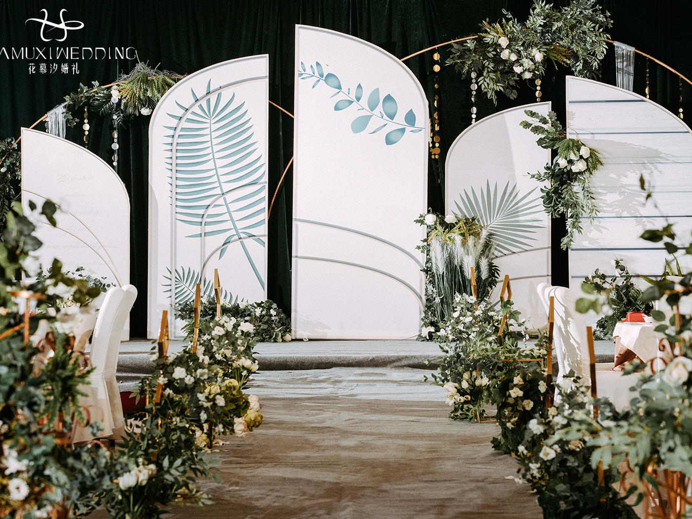 【持续经典的色系搭配】新娘们的百搭选择