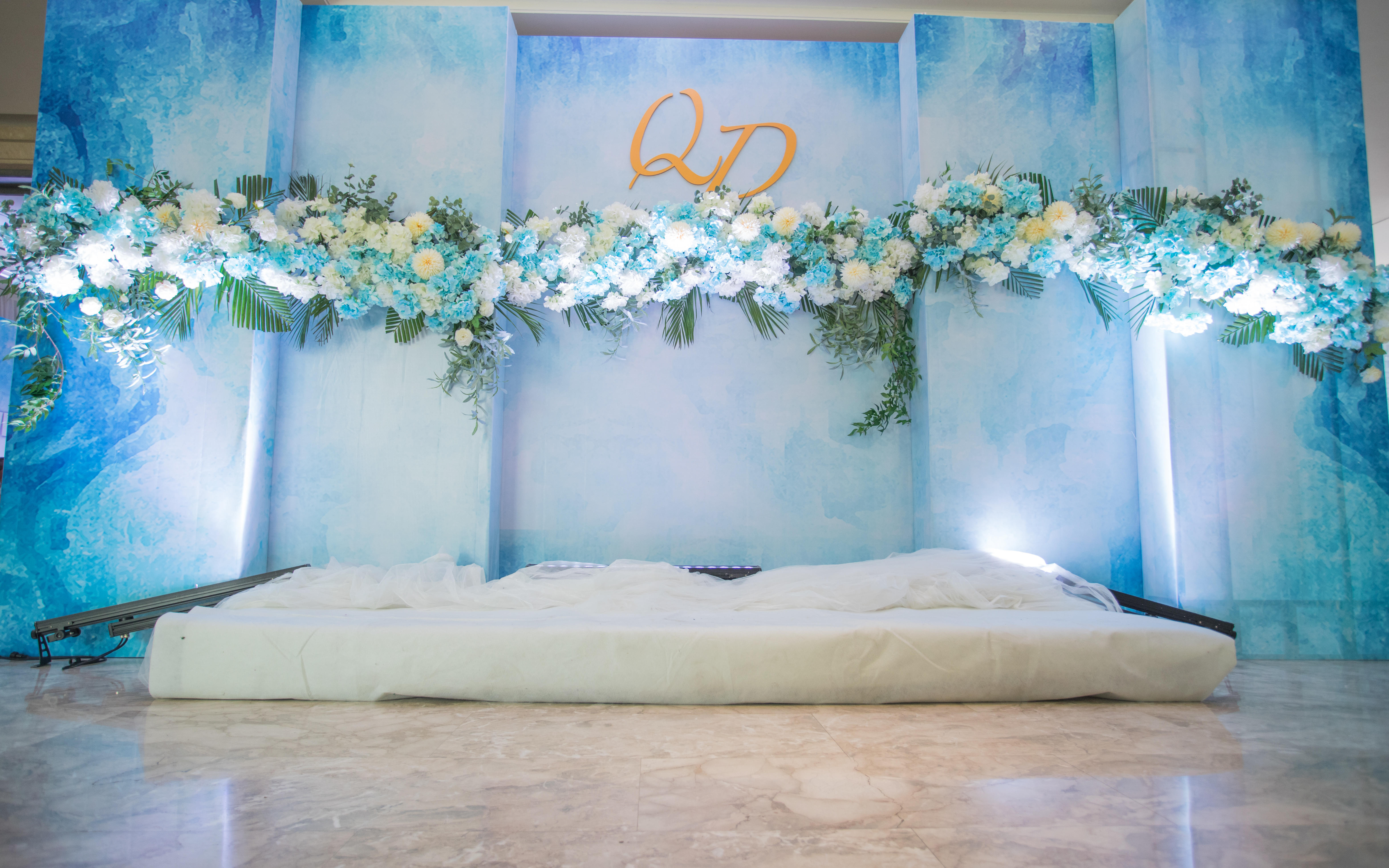 蓝白色系纯净唯美婚礼场景