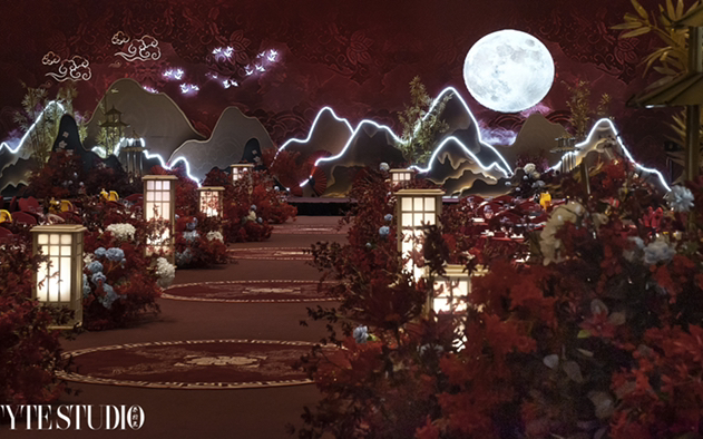 星落良辰：漫天星點如銀河墜落與宮燈暖光交織