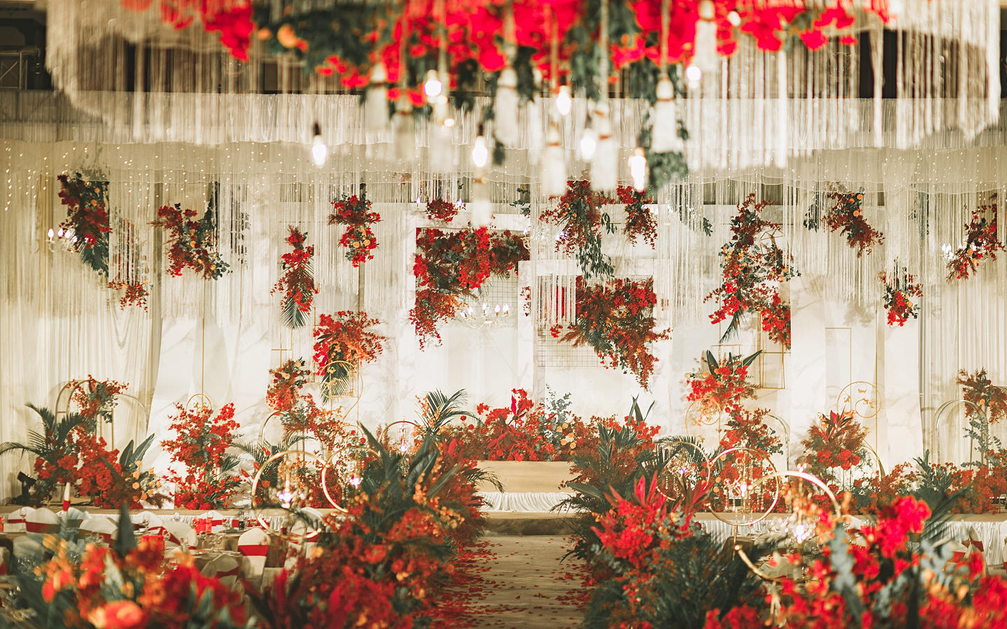 玛芮婚礼-红白撞色-万泰二楼