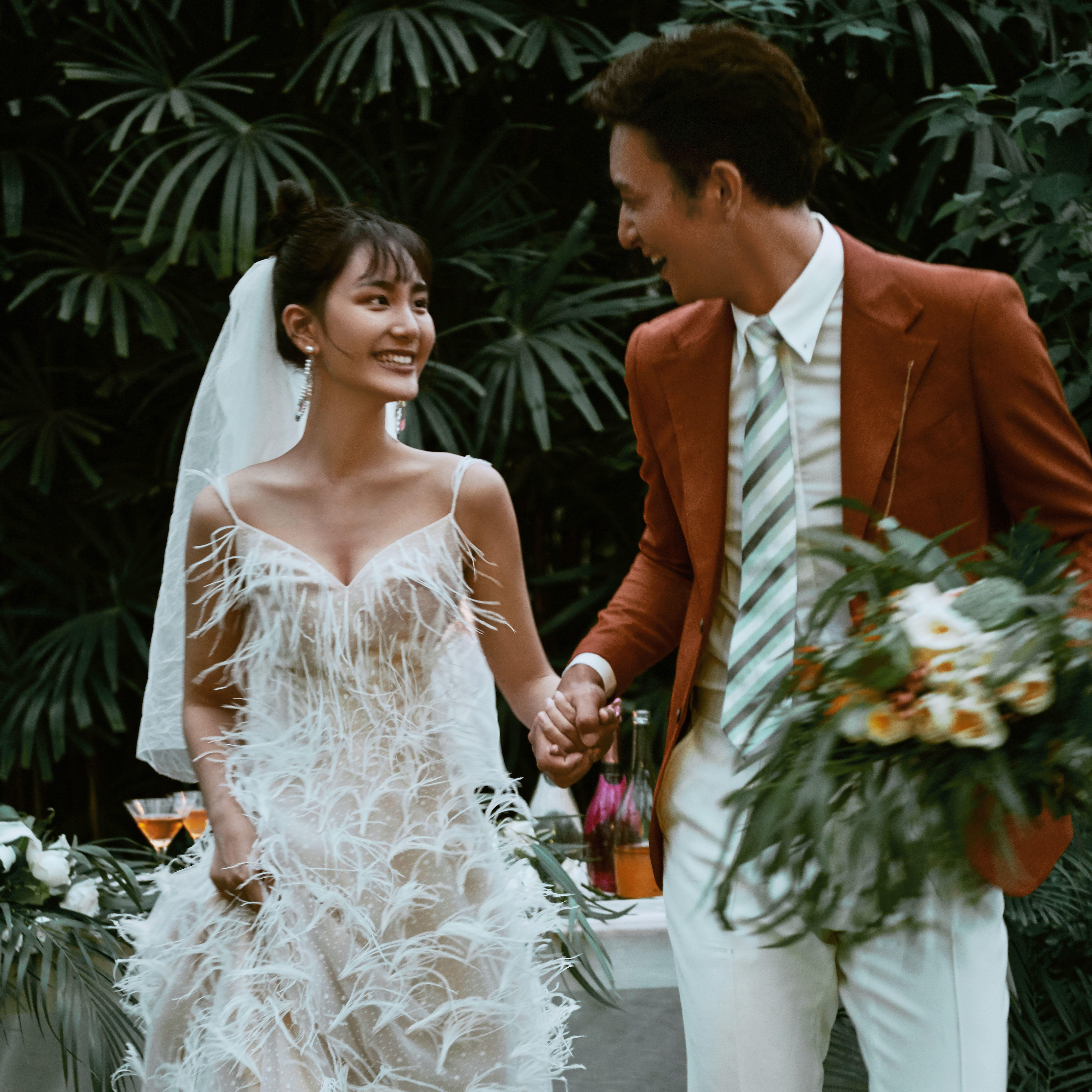 送婚纱「潮流街拍」服装任选+送万元好礼