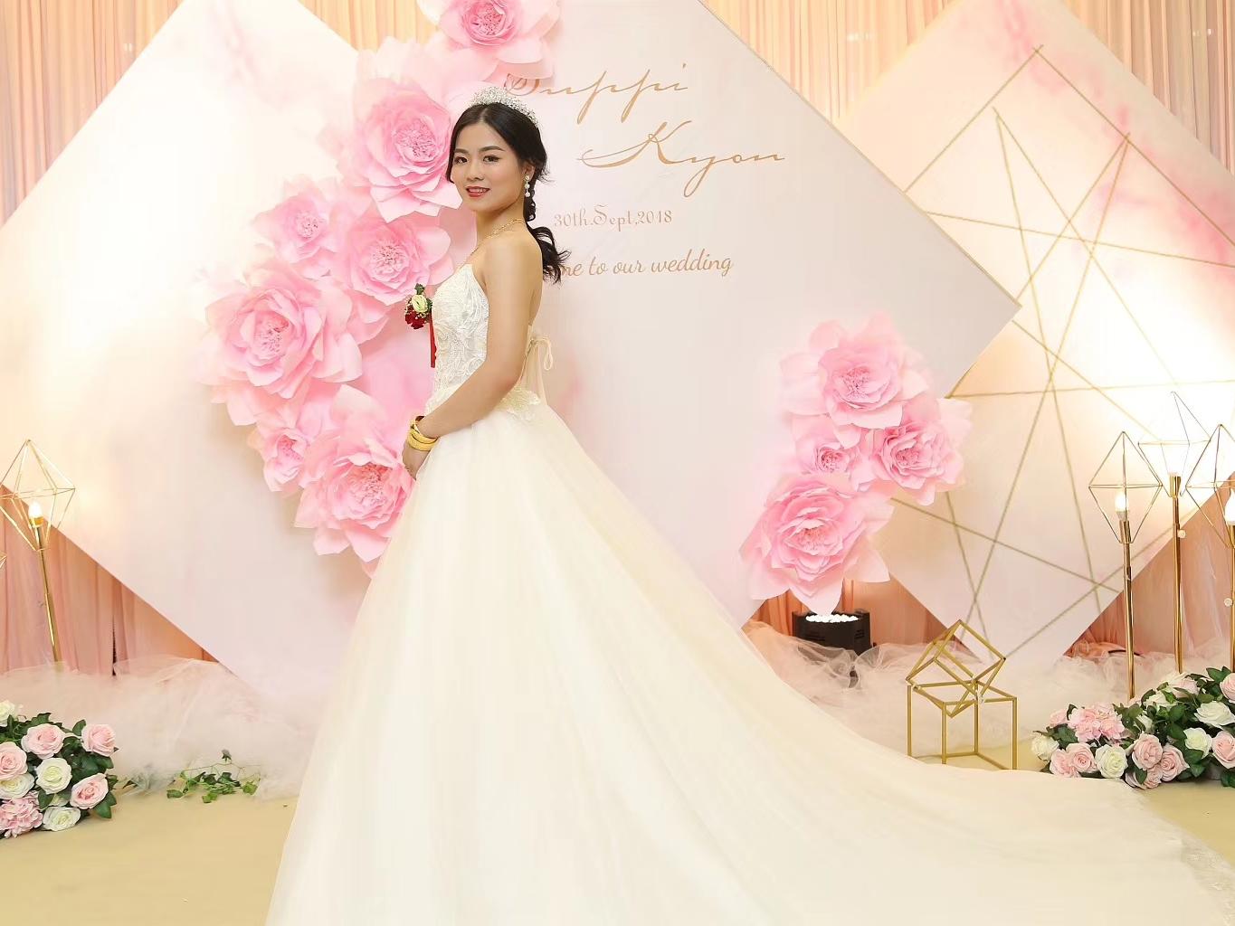 广佛清英半天白纱跟妆造型简约风送亲友妆