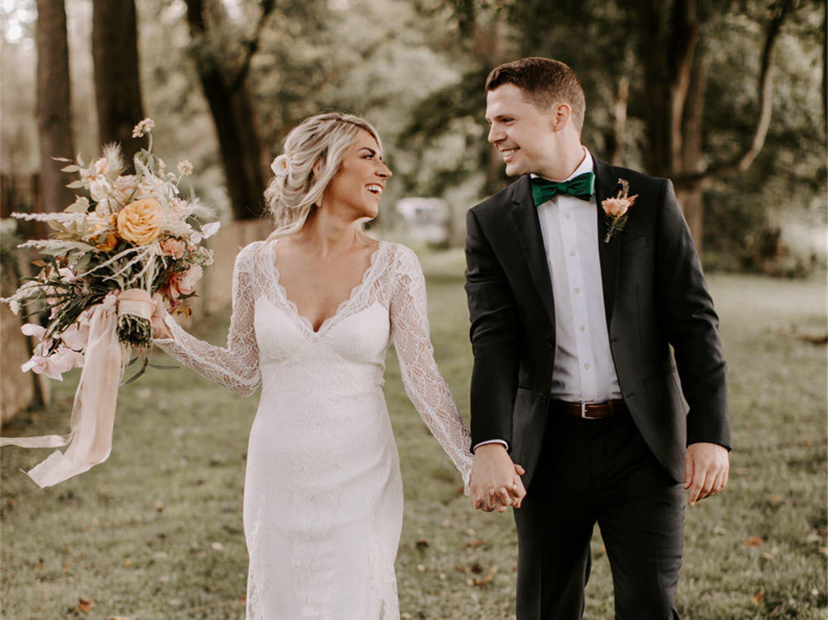 【限时特惠】设计师小众高定婚纱4件套+伴娘服