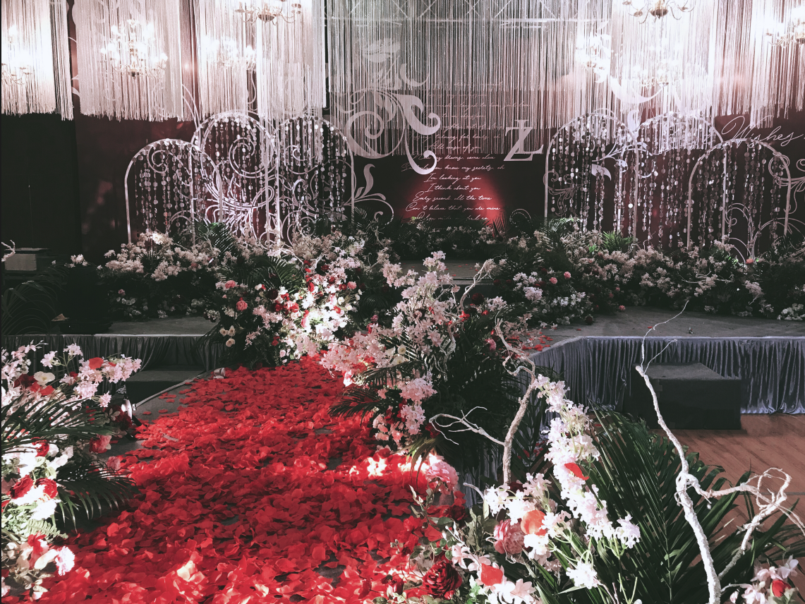 轻奢风紫红色西式唯美婚礼