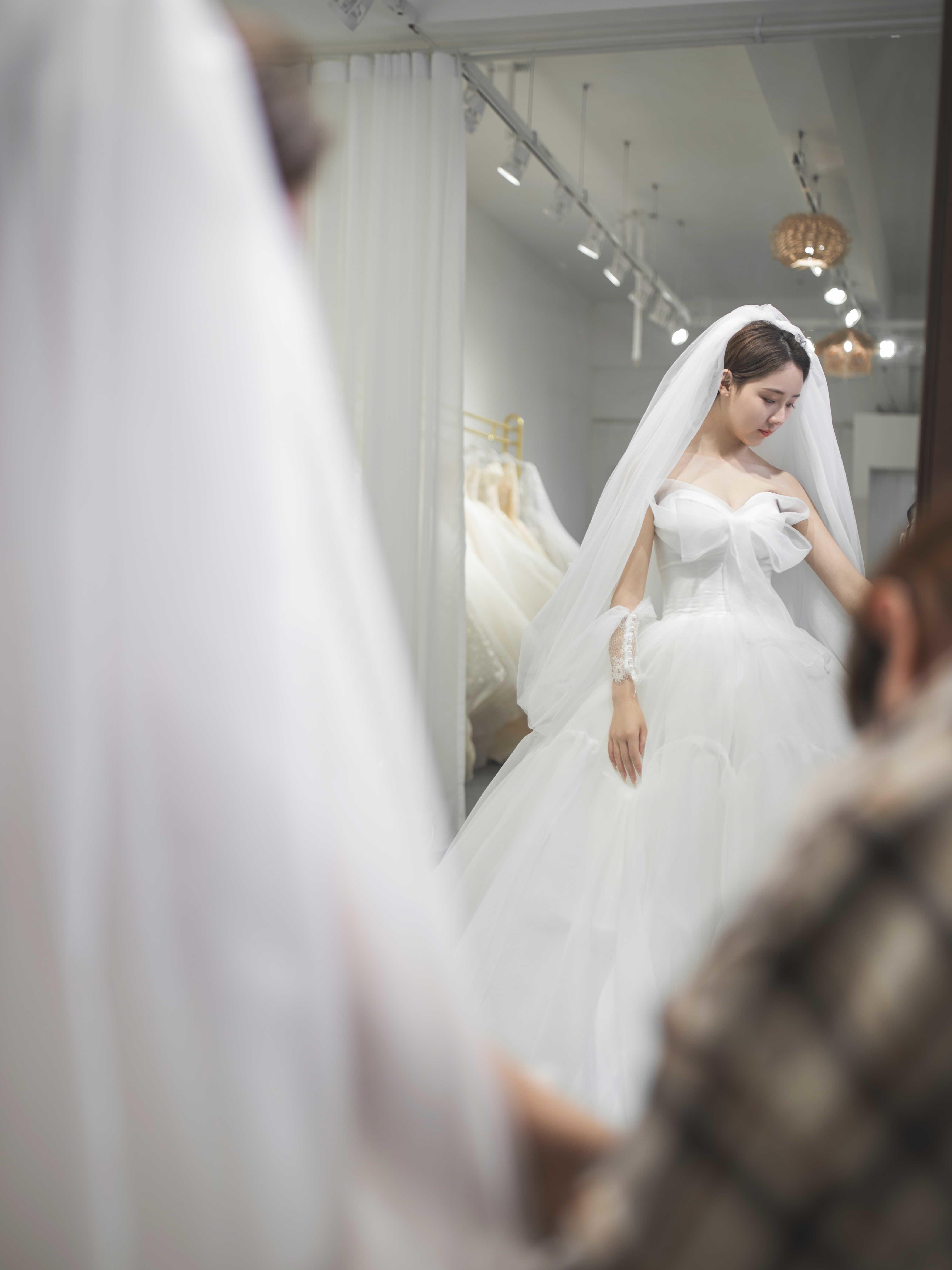 《特惠套餐》秀禾服主婚纱敬酒服2件伴娘服