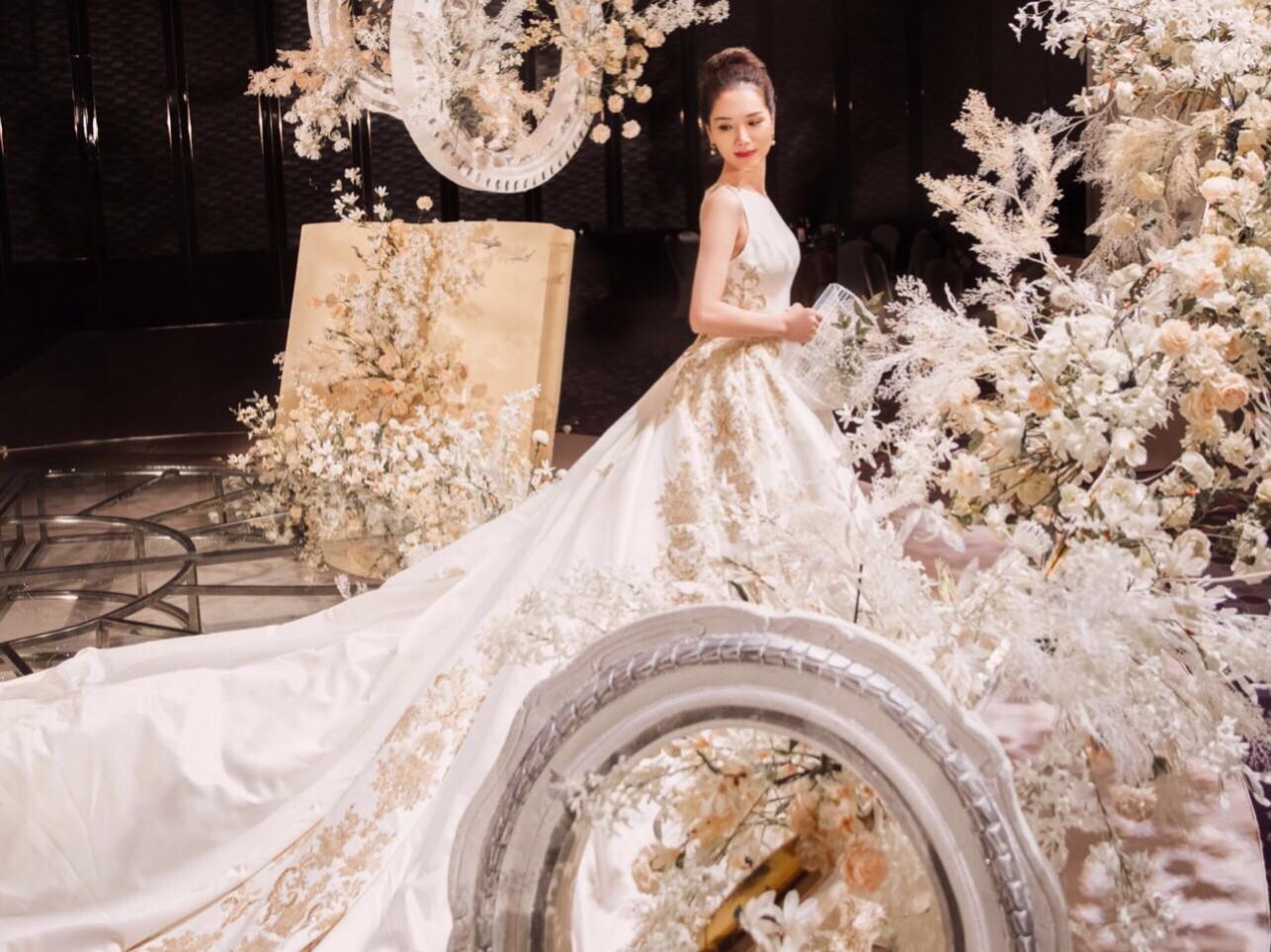 MonCHÉRI伊丽莎白女王系列