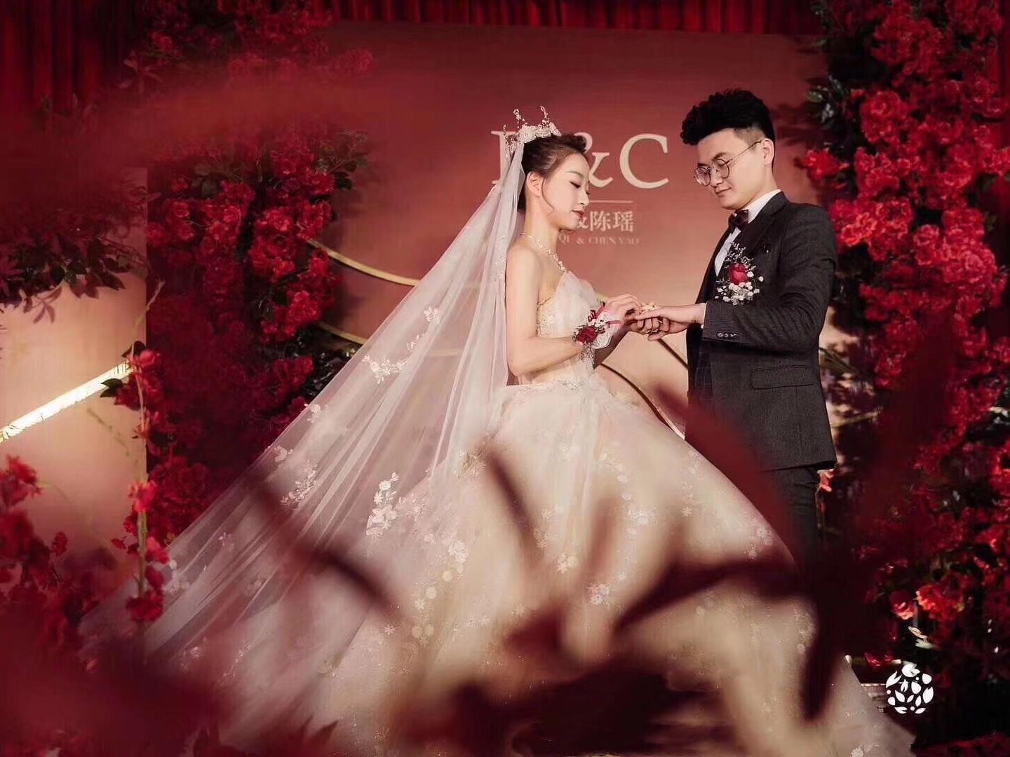 【表白季特惠】秀禾+仪式纱+敬酒服+伴娘服