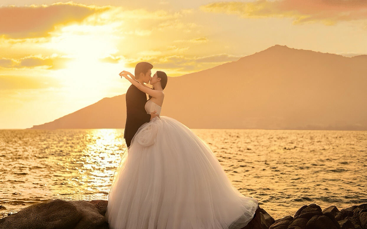 是微風，是晚霞，是心動，是不可替代