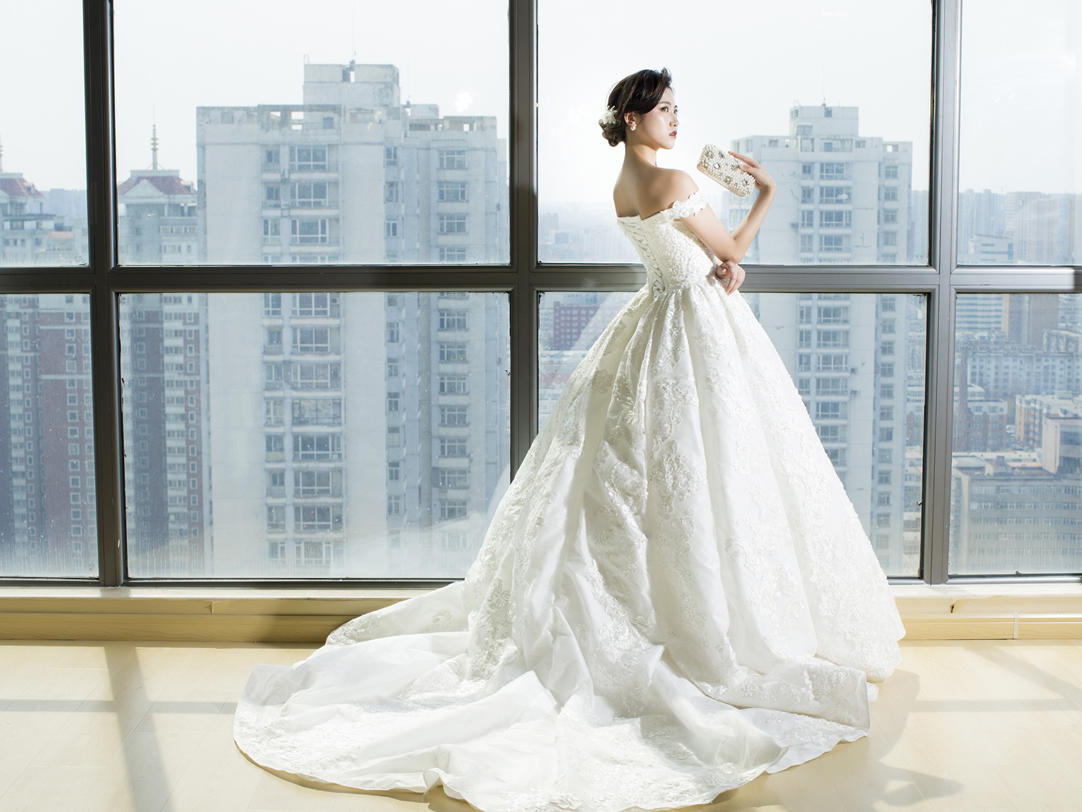 【缔尔】春季新款清新一字肩拖尾