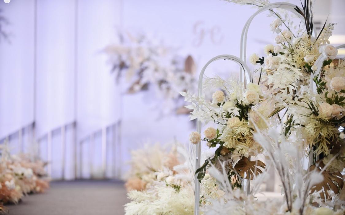 小清新韩式白色婚礼立体铁艺层叠婚礼现场