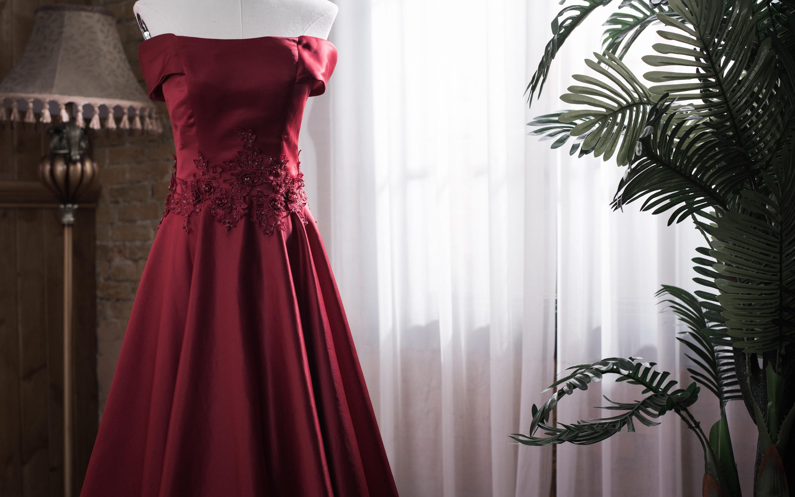 #IDO嫁衣# | 缎面蕾丝气质抹胸晚礼