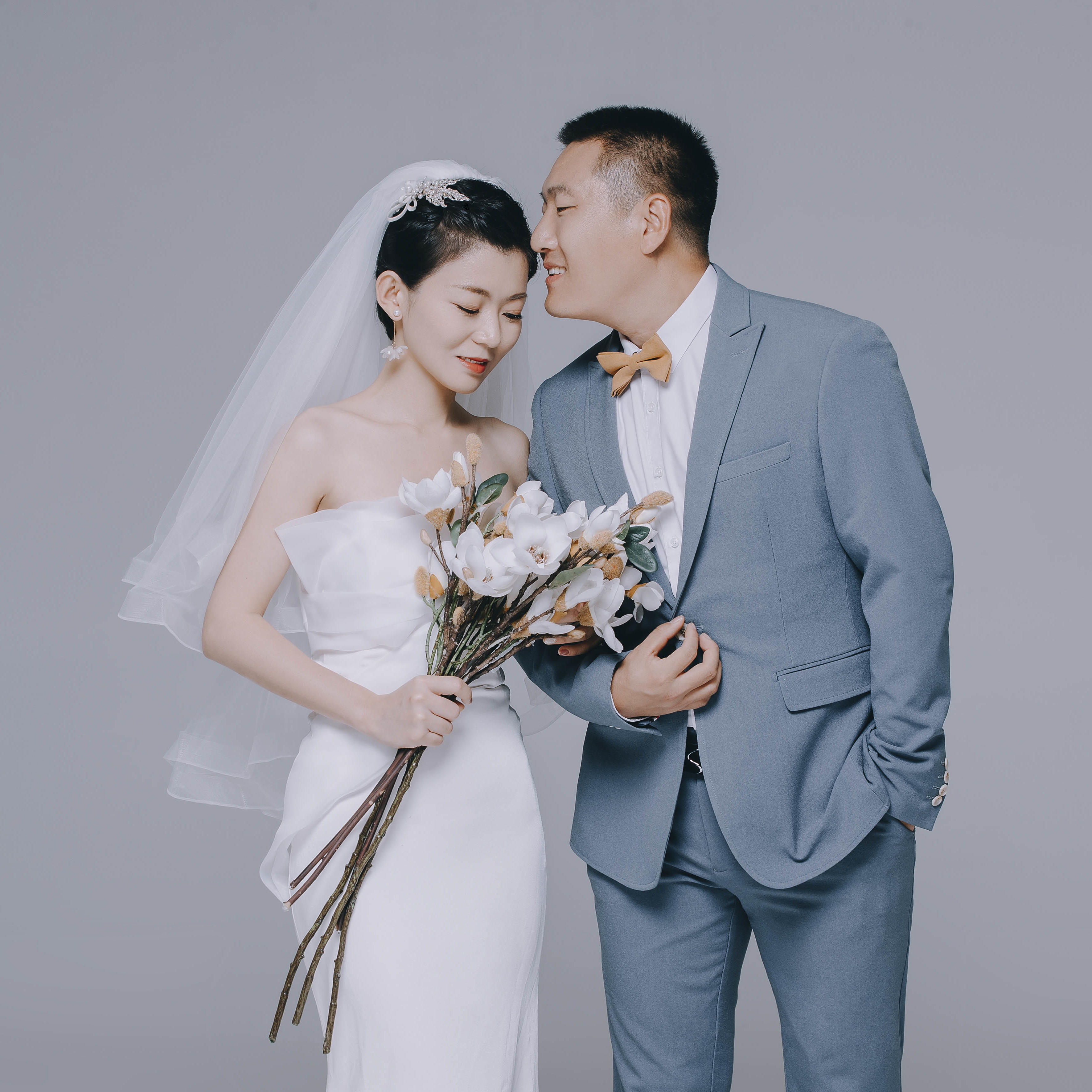 新疆内景定制婚纱照 两套婚纱（店内随意挑选婚纱）