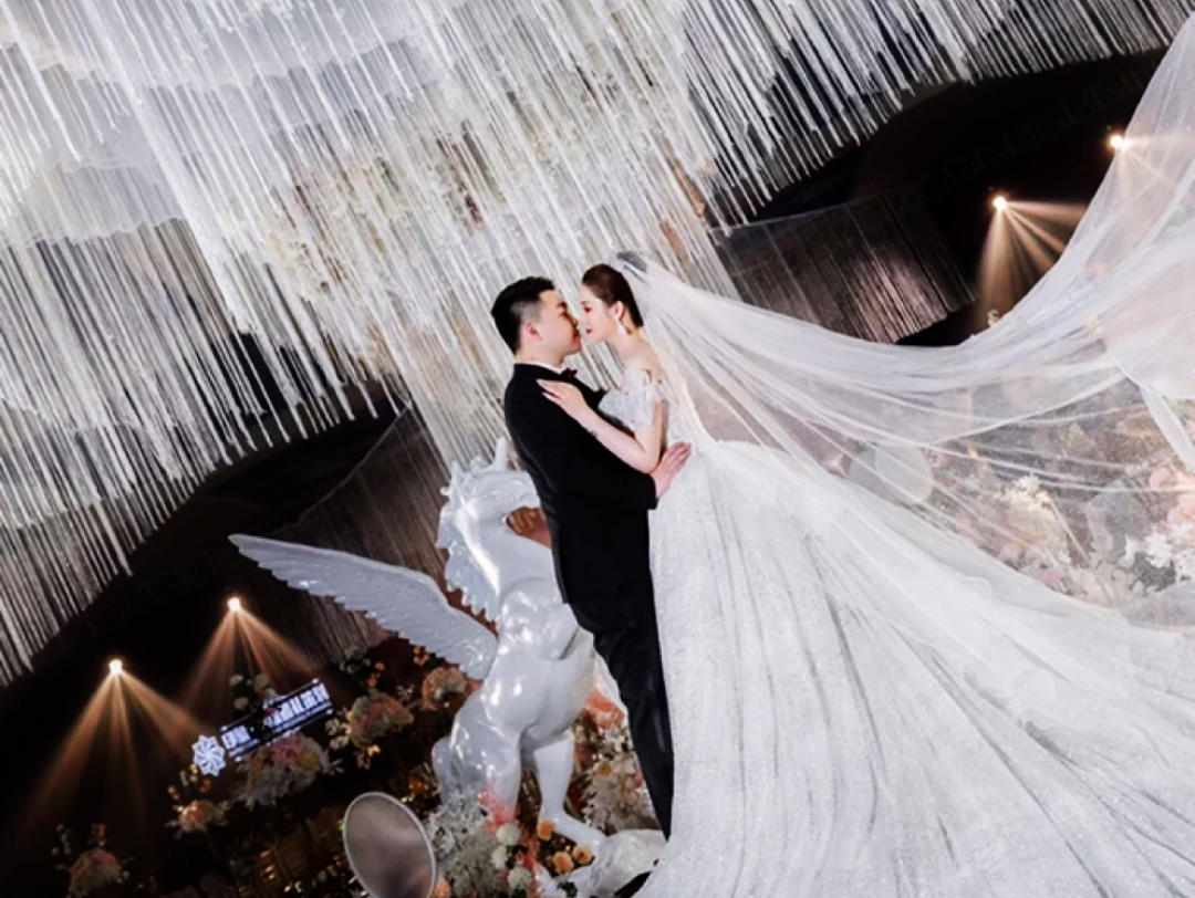 【告白情书】人气爆款轻奢系列西班牙品牌婚纱