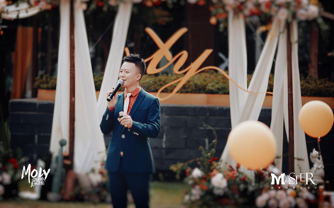 最美校园！最美爱情！从校服到婚纱！从恋人到婚姻！