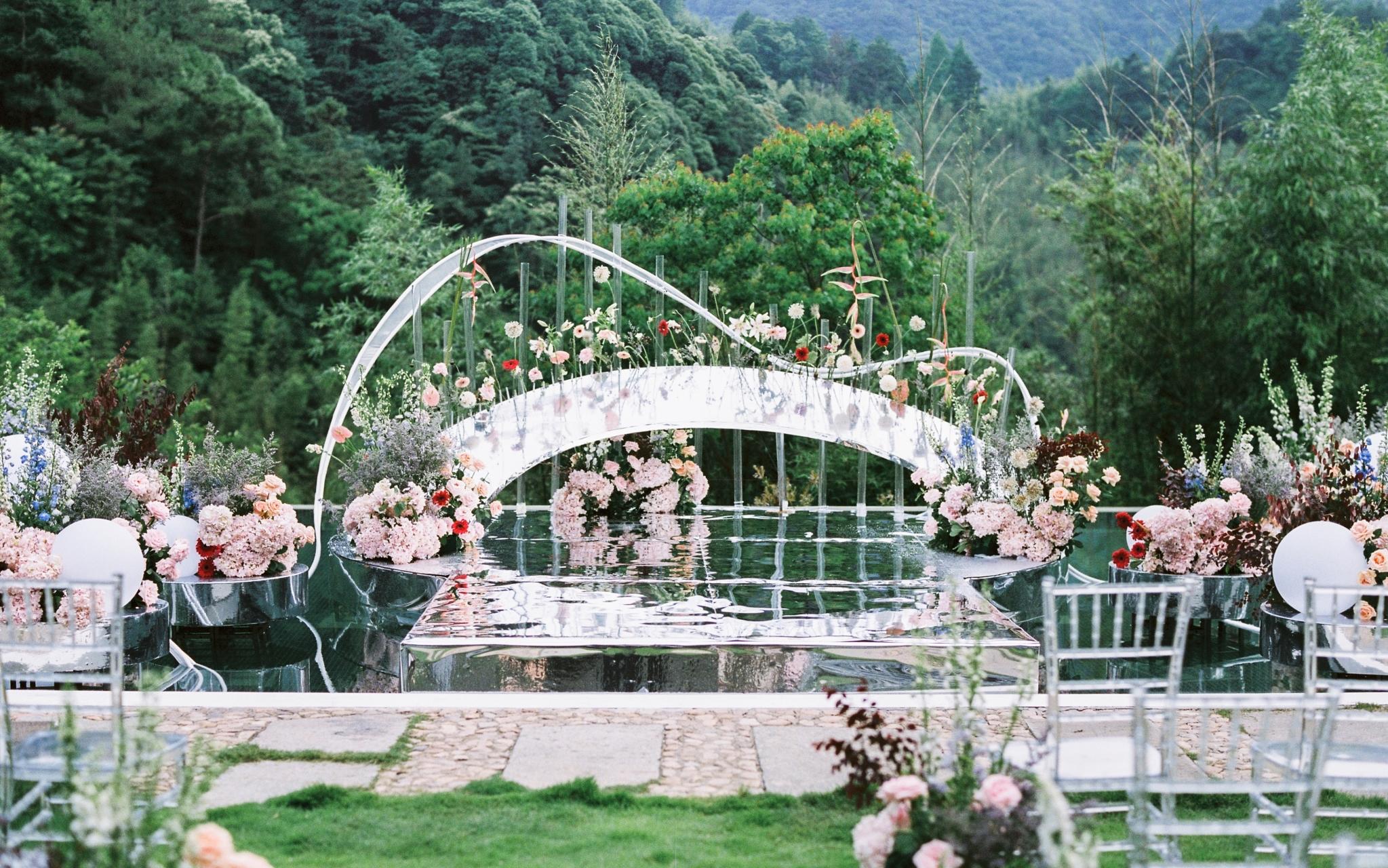 「一山九舍」镜面元素主题婚礼