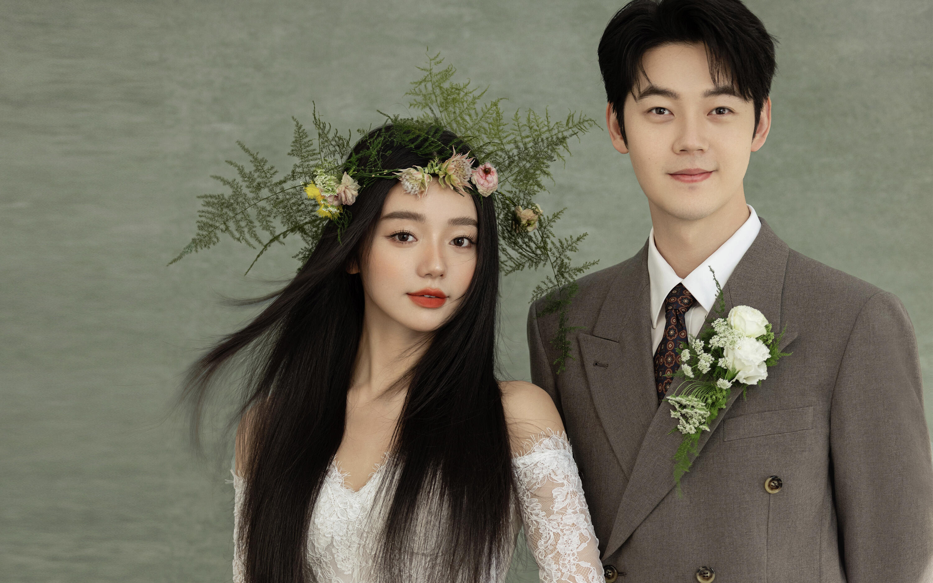 有被美到！ 花环少女和薄荷绿油画婚纱照绝