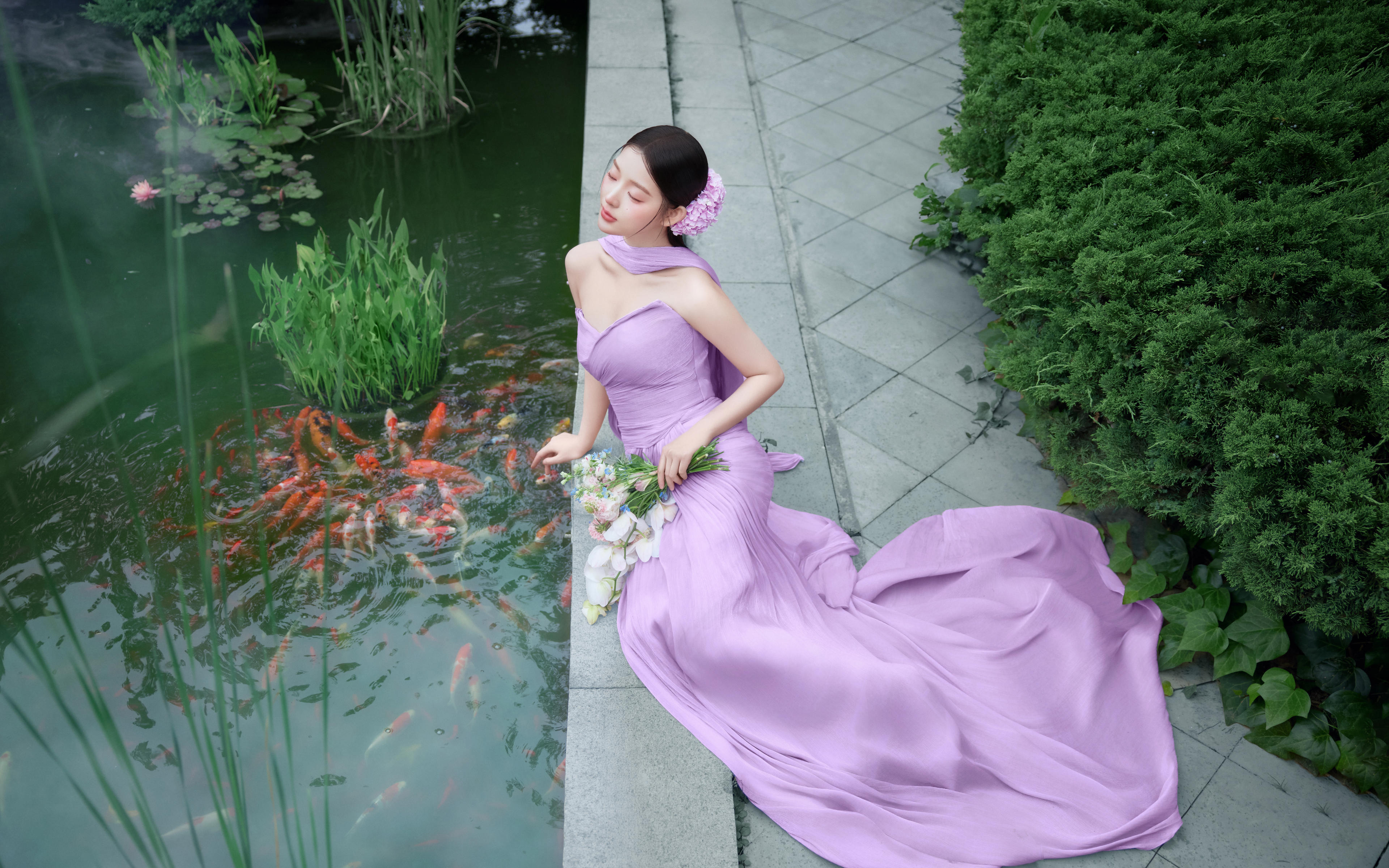 💜新中式园林婚纱照，紫色旗袍太惊艳了