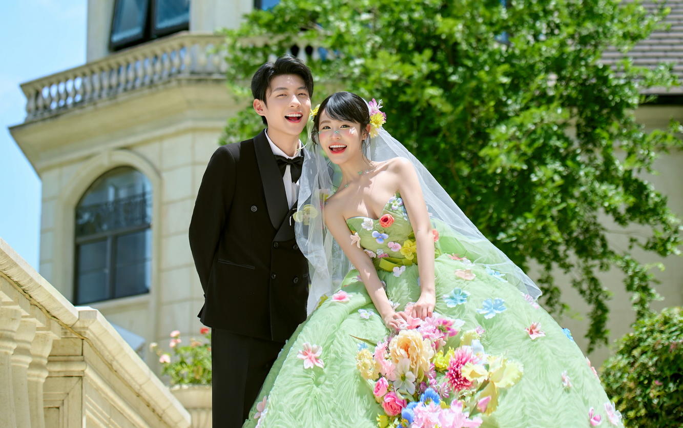 古堡花仙子婚纱照
