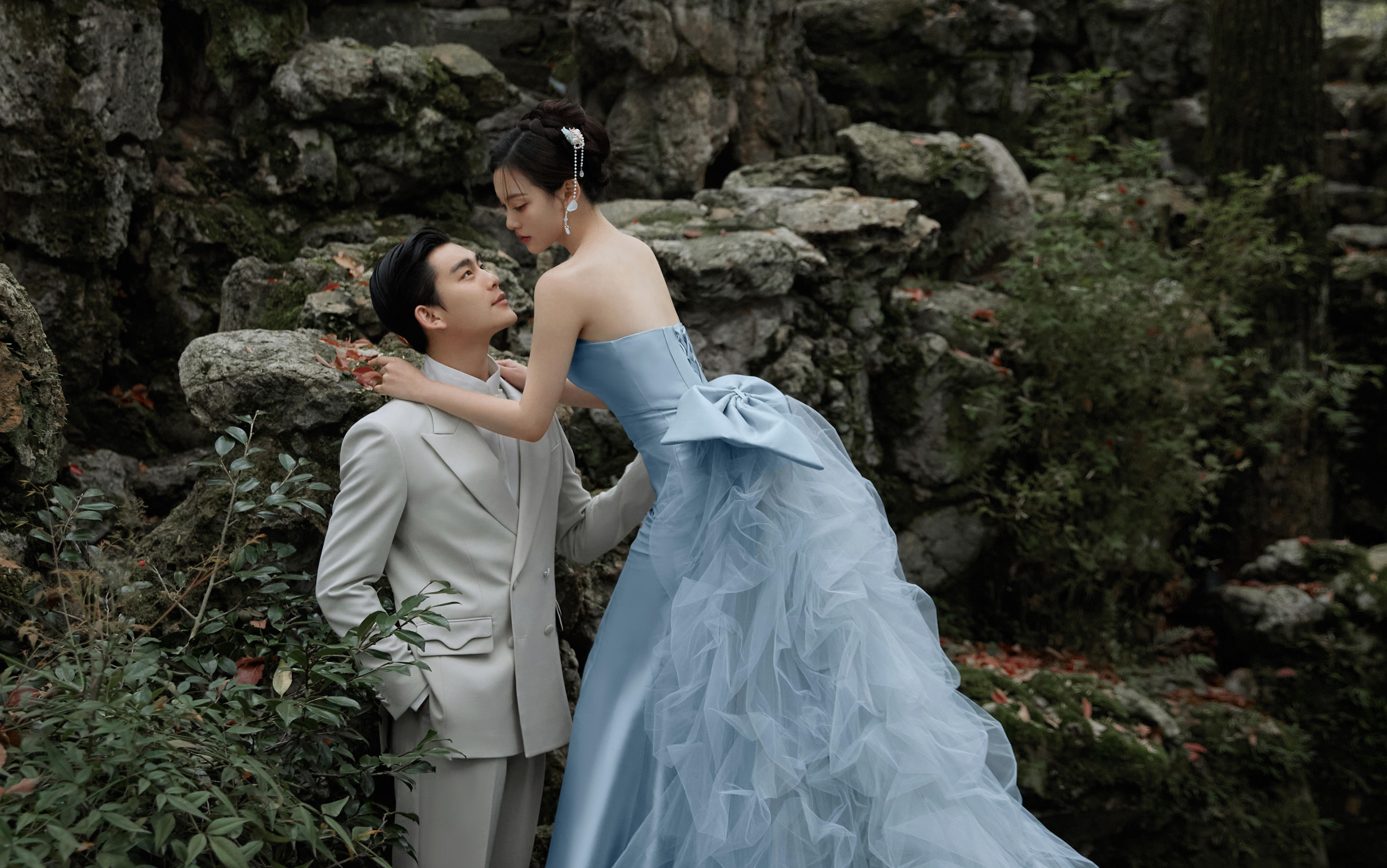 【新中式园林婚照】曲水流觞，解锁高级婚照的新体验