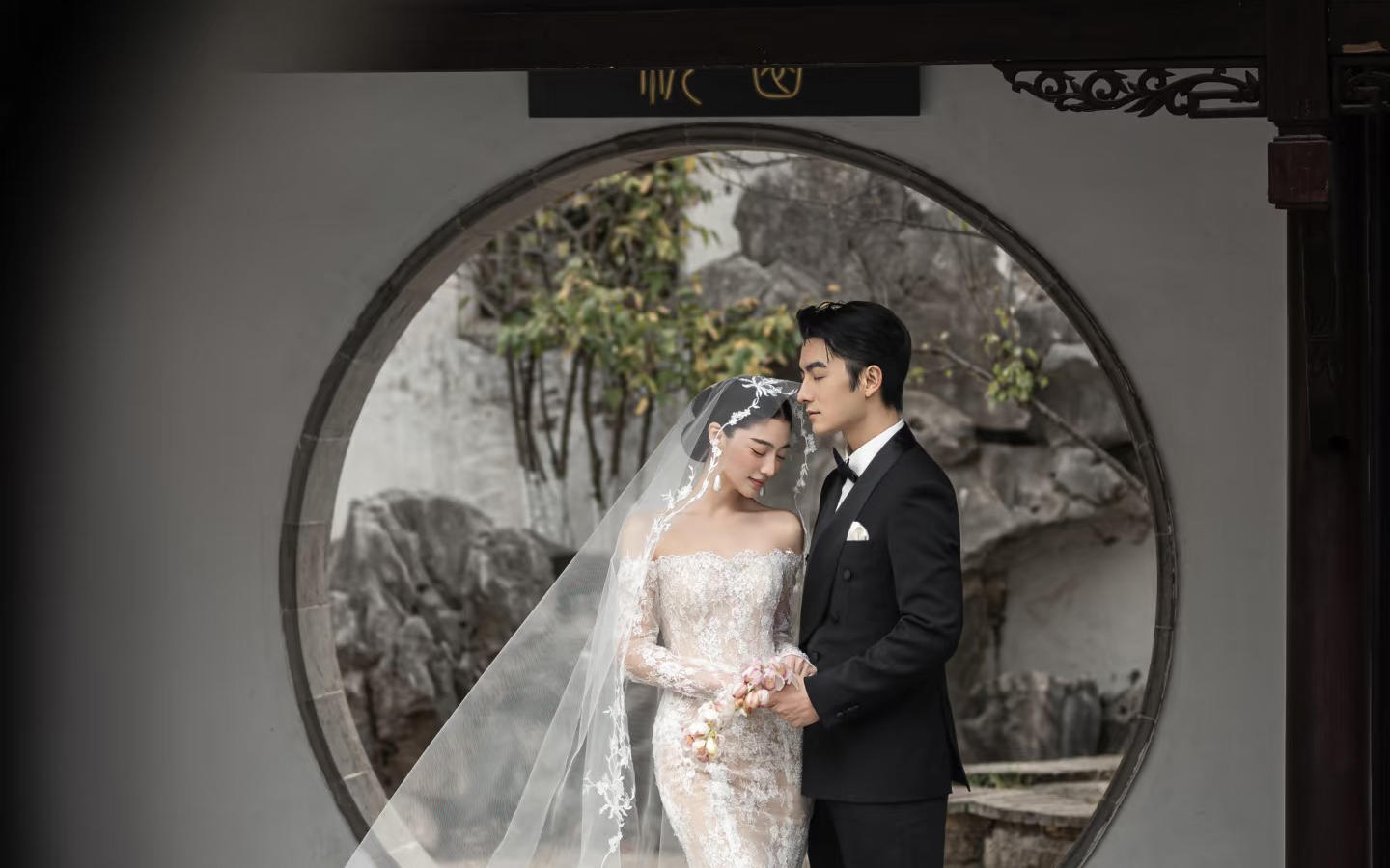 🏮你一句春不晚，我就到了真江南 | 园林婚纱照