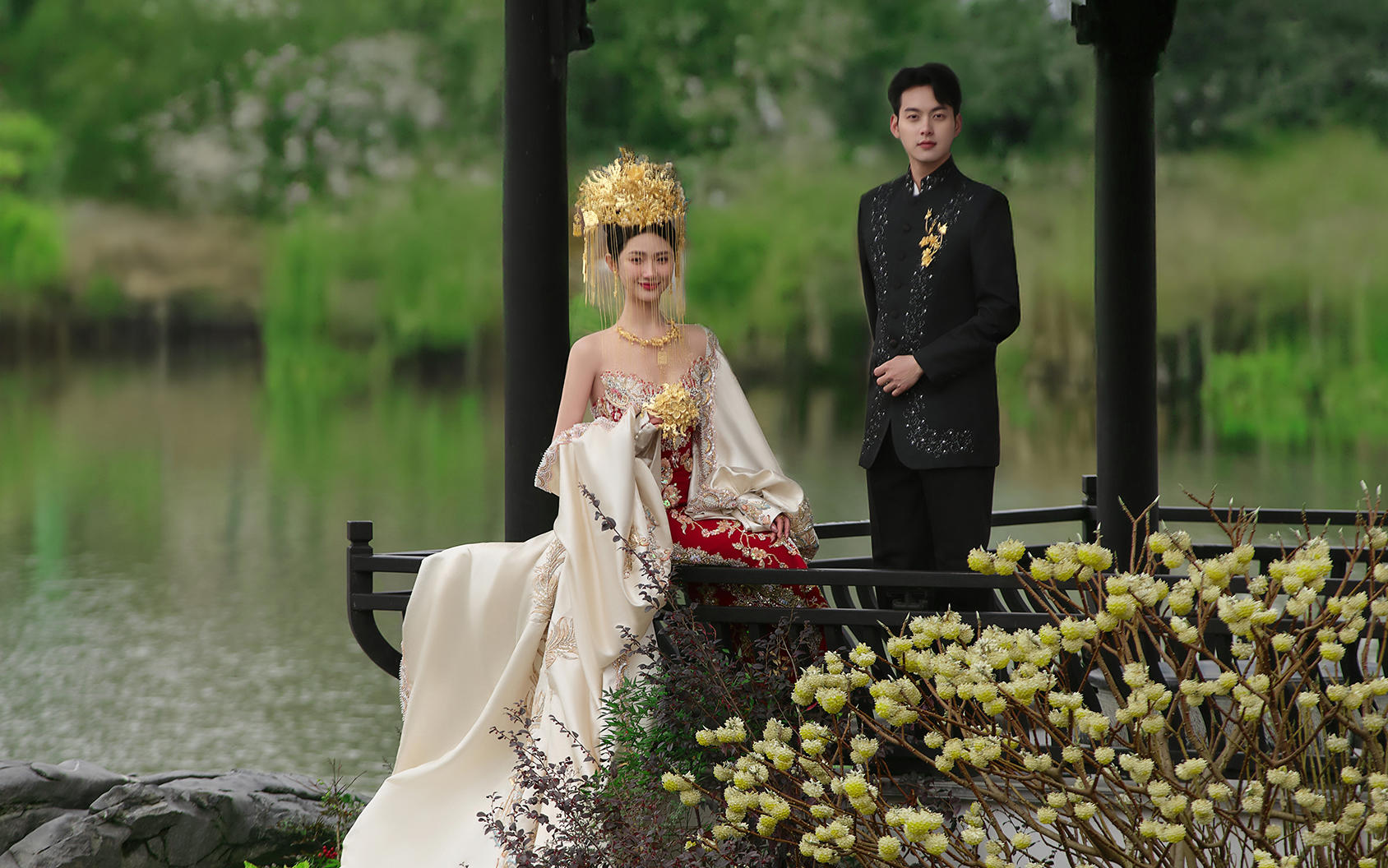东方韵致|新中式婚纱照✨撞上金色皇冠的浪漫