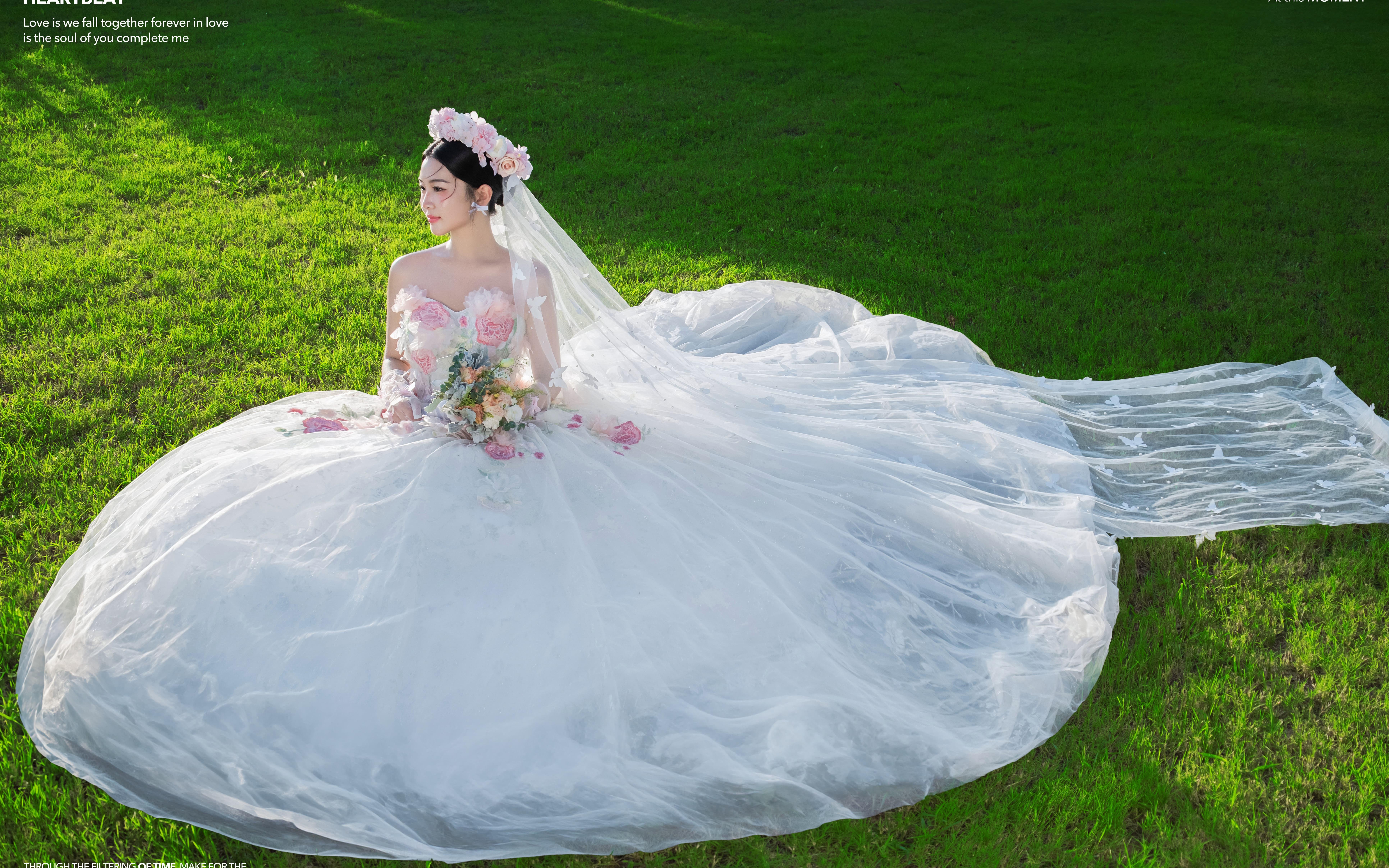 少女感滿滿，甜度滿分的小清新草坪婚紗照
