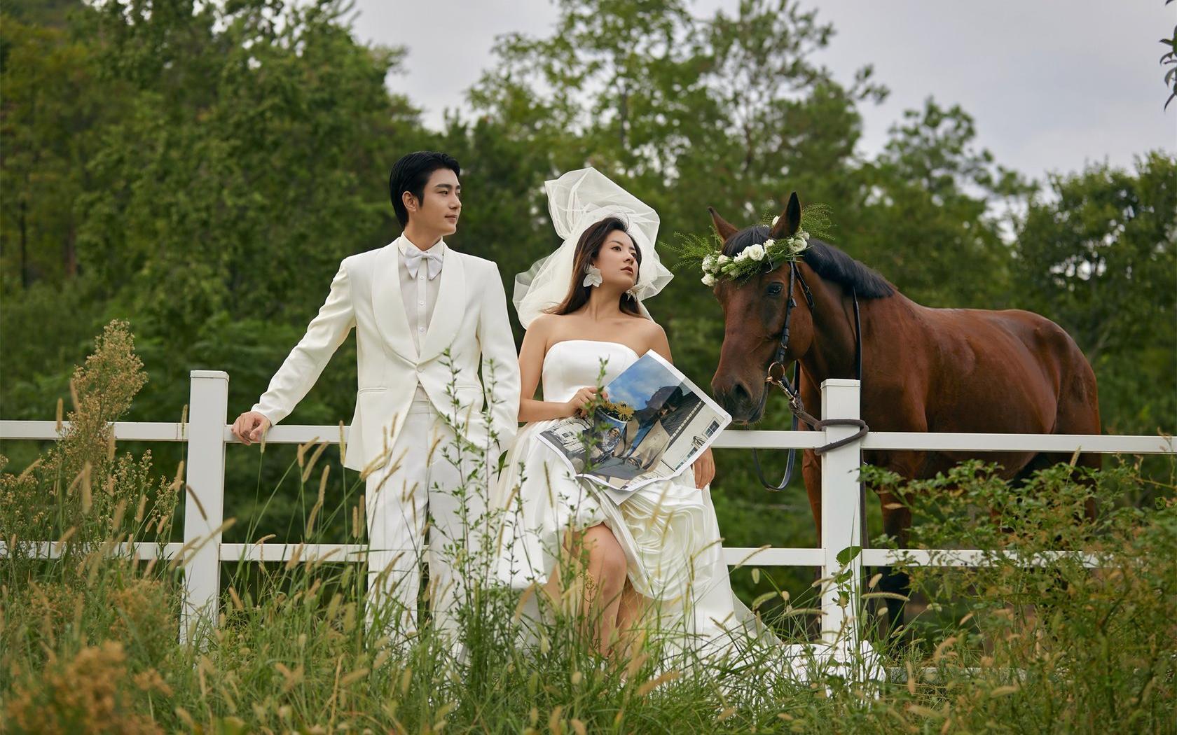 以爱之名以梦为马，浪漫的马场森系婚纱照