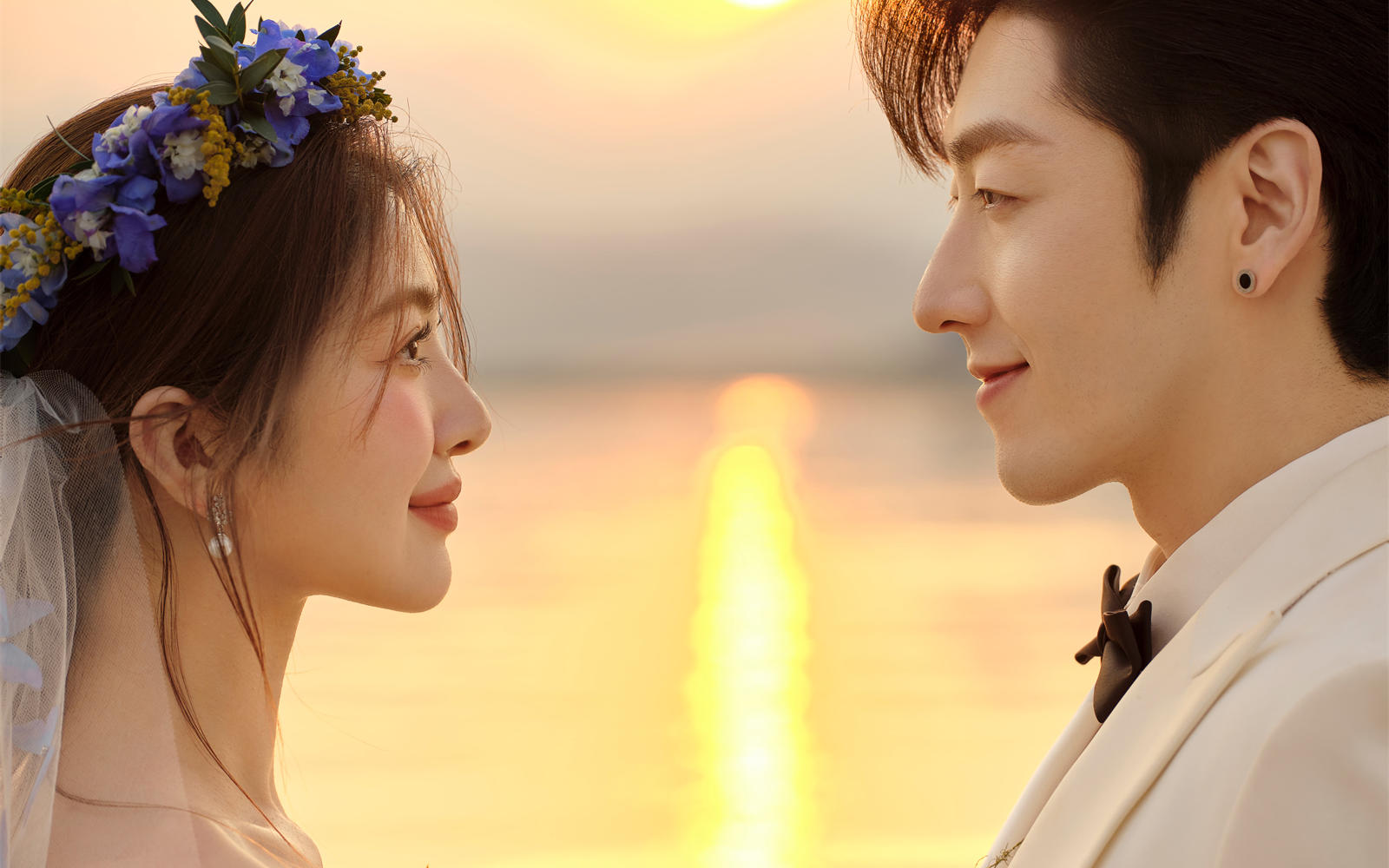 【D視覺攝影】把黃昏穿在身上，浪漫的落日婚紗照