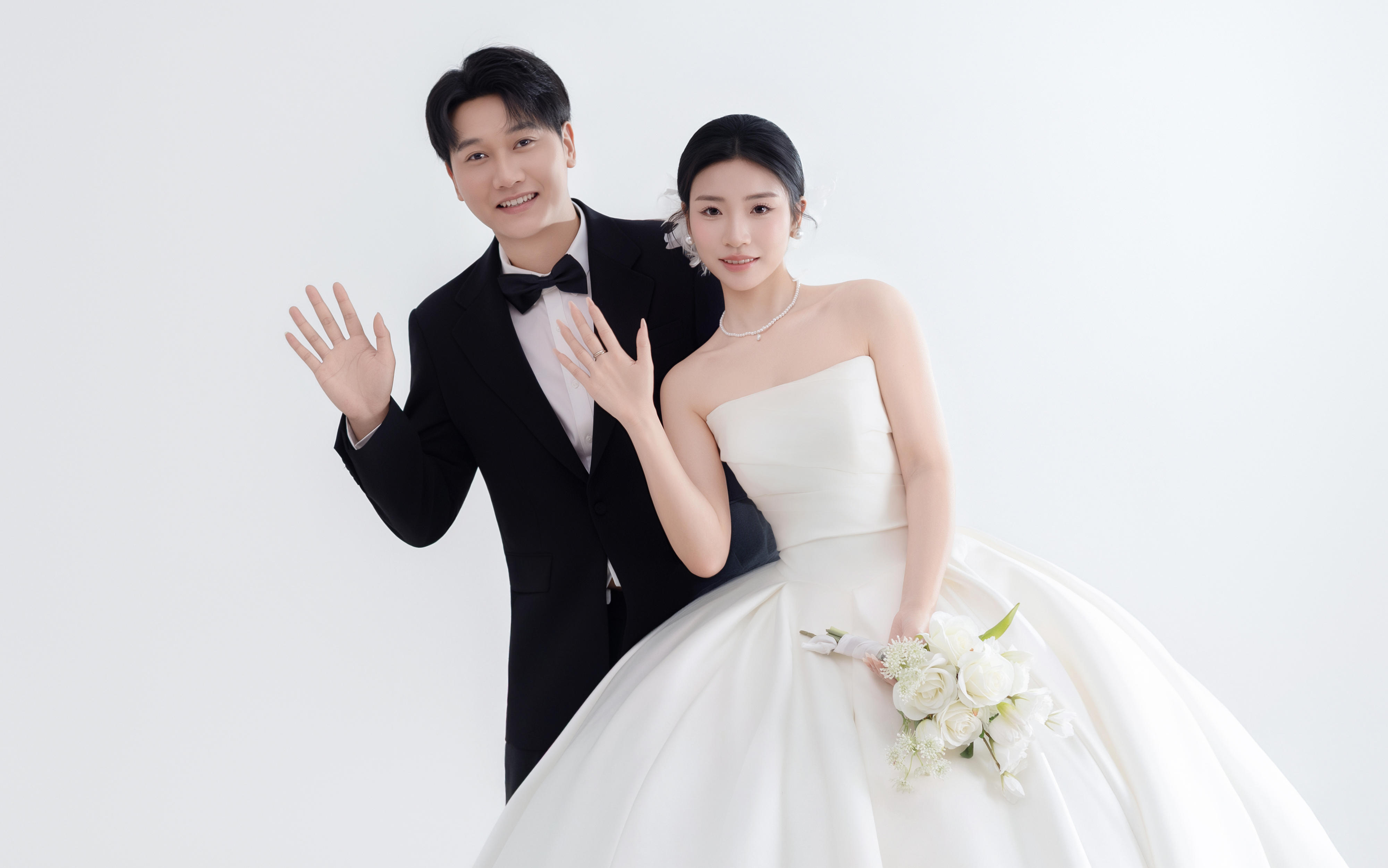 越素越高级｜结婚必拍这组极简风主纱婚纱照