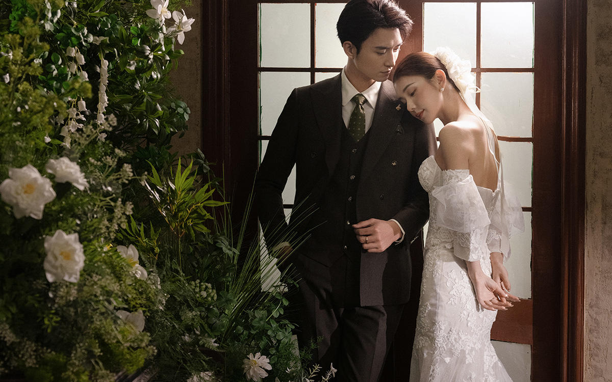 不愧是00后严选法式复古婚纱照故事感