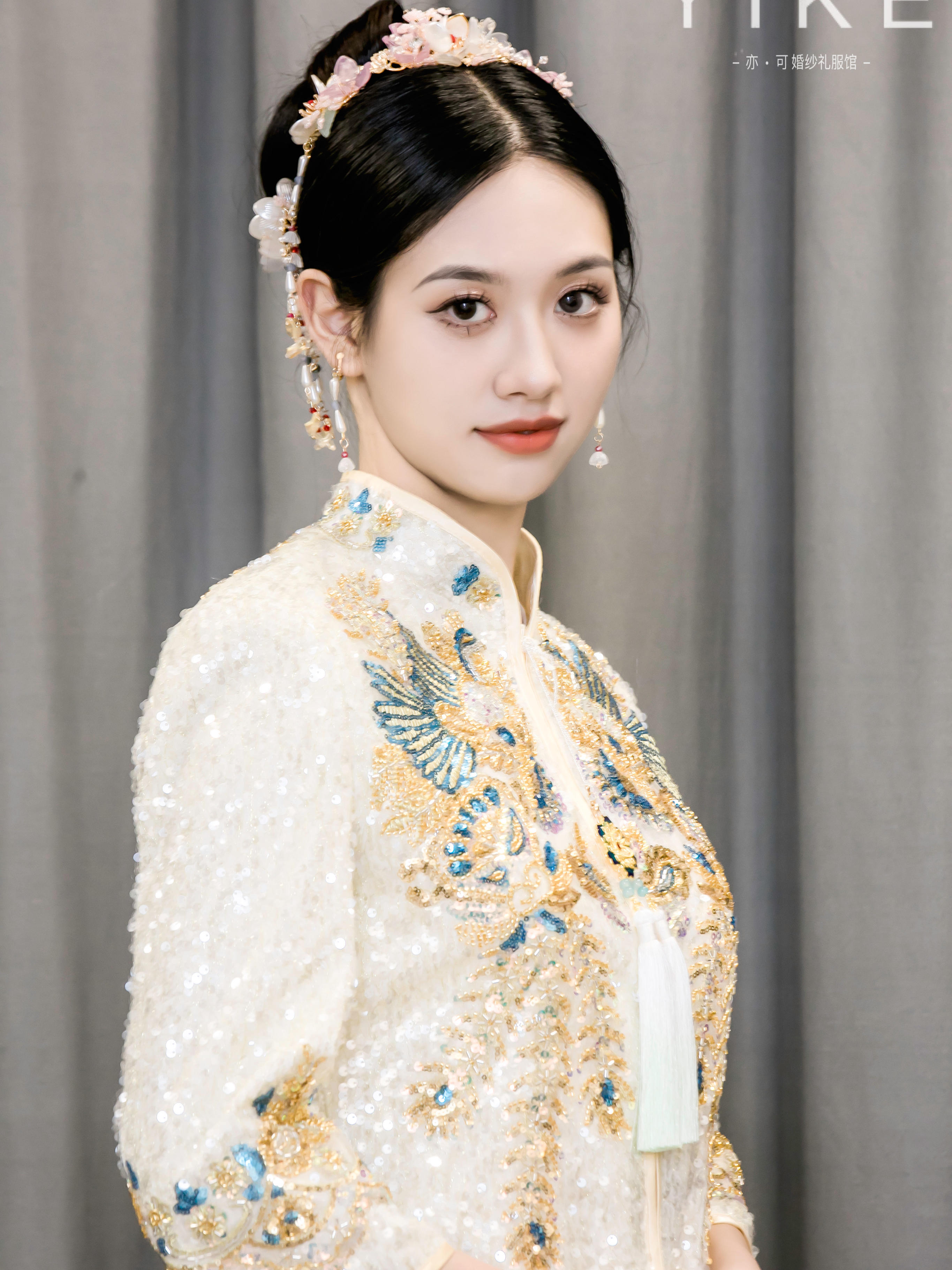 香槟色秀禾服