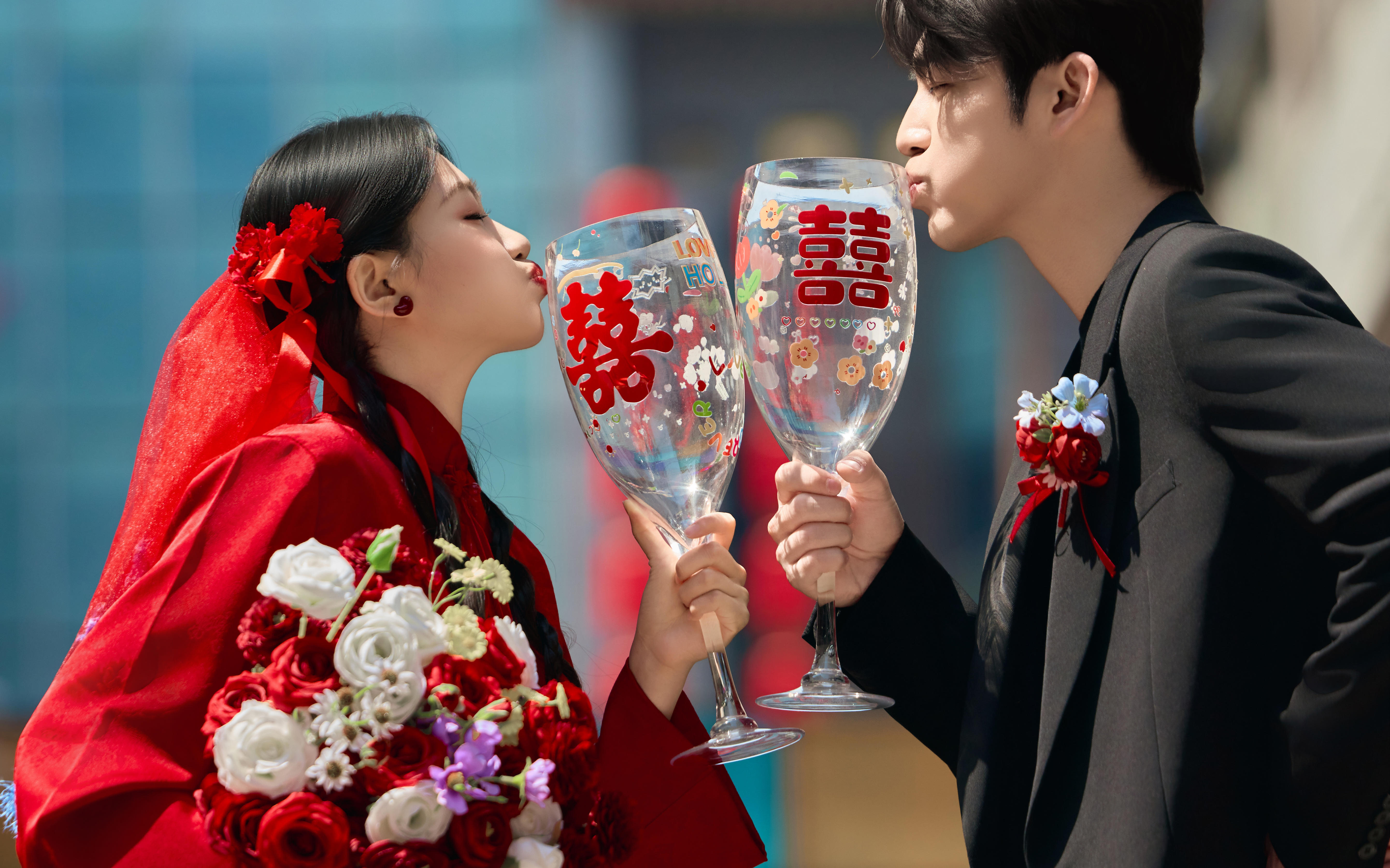 全網(wǎng)爆！直接復(fù)刻根正苗紅的喜嫁婚紗照