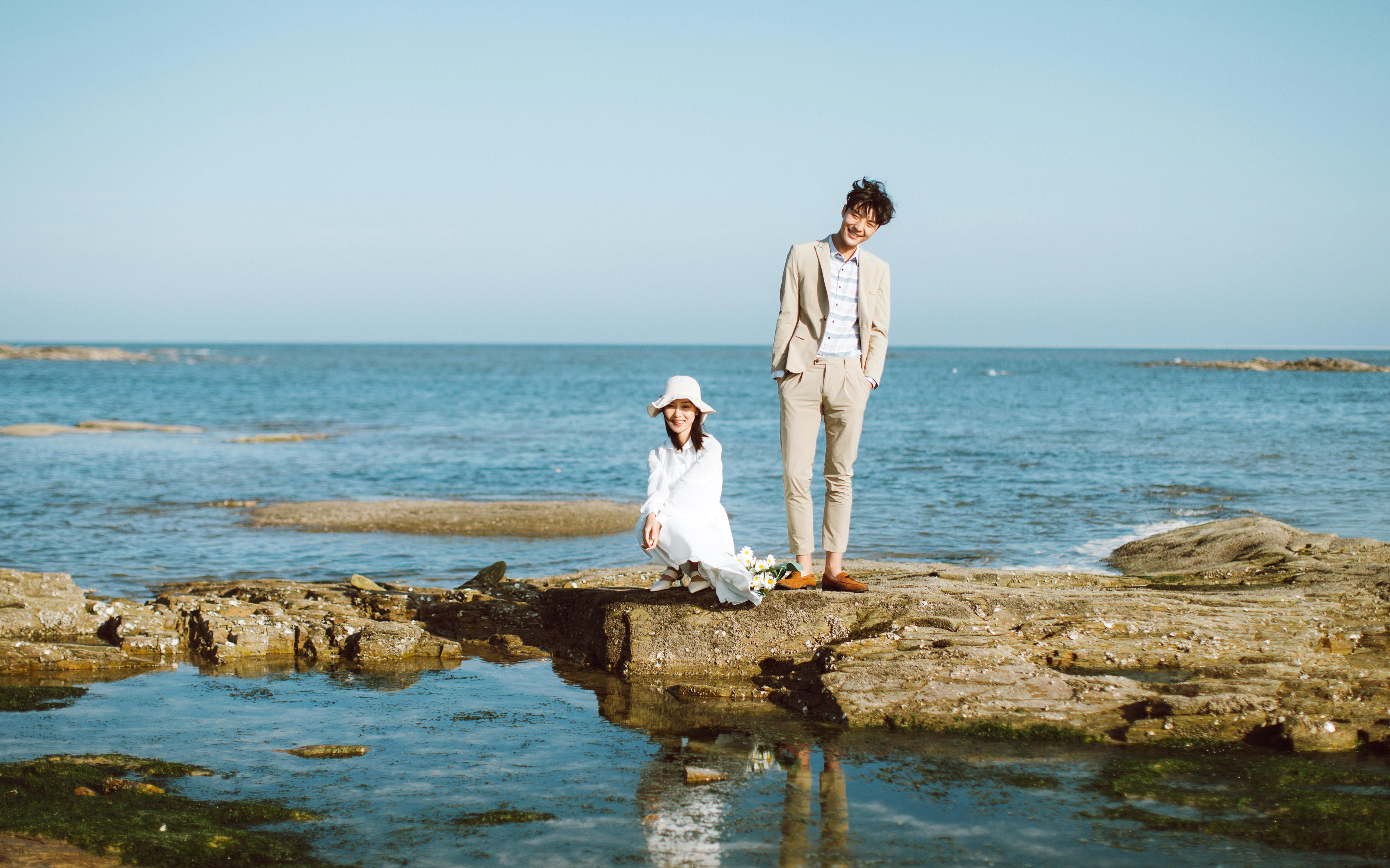 自由松弛‼️在海边拍到了人生婚纱照