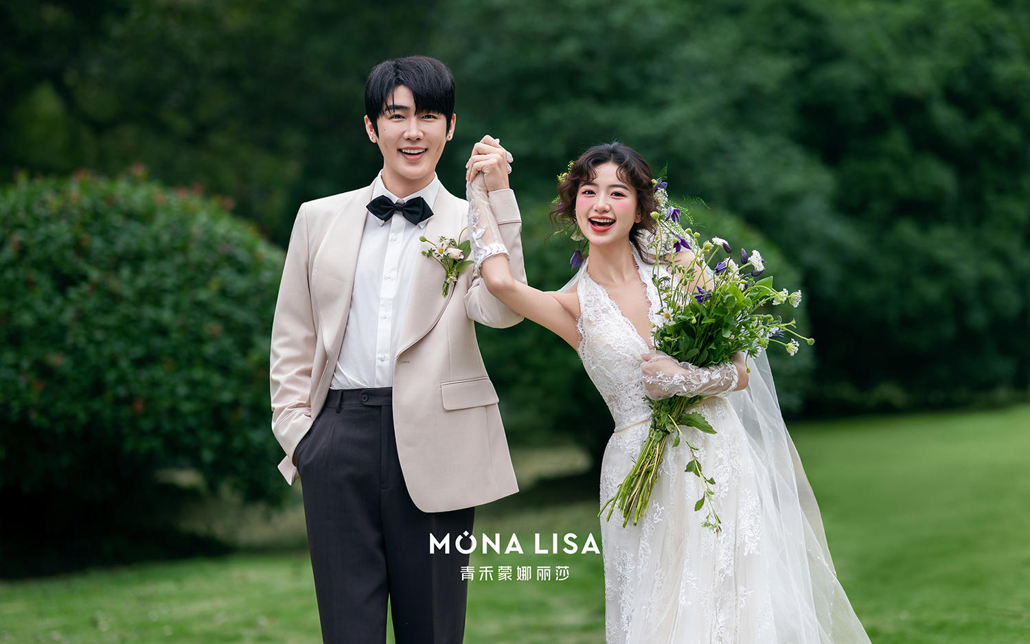 森系草坪婚纱照｜自由浪漫的松弛感氛围满分