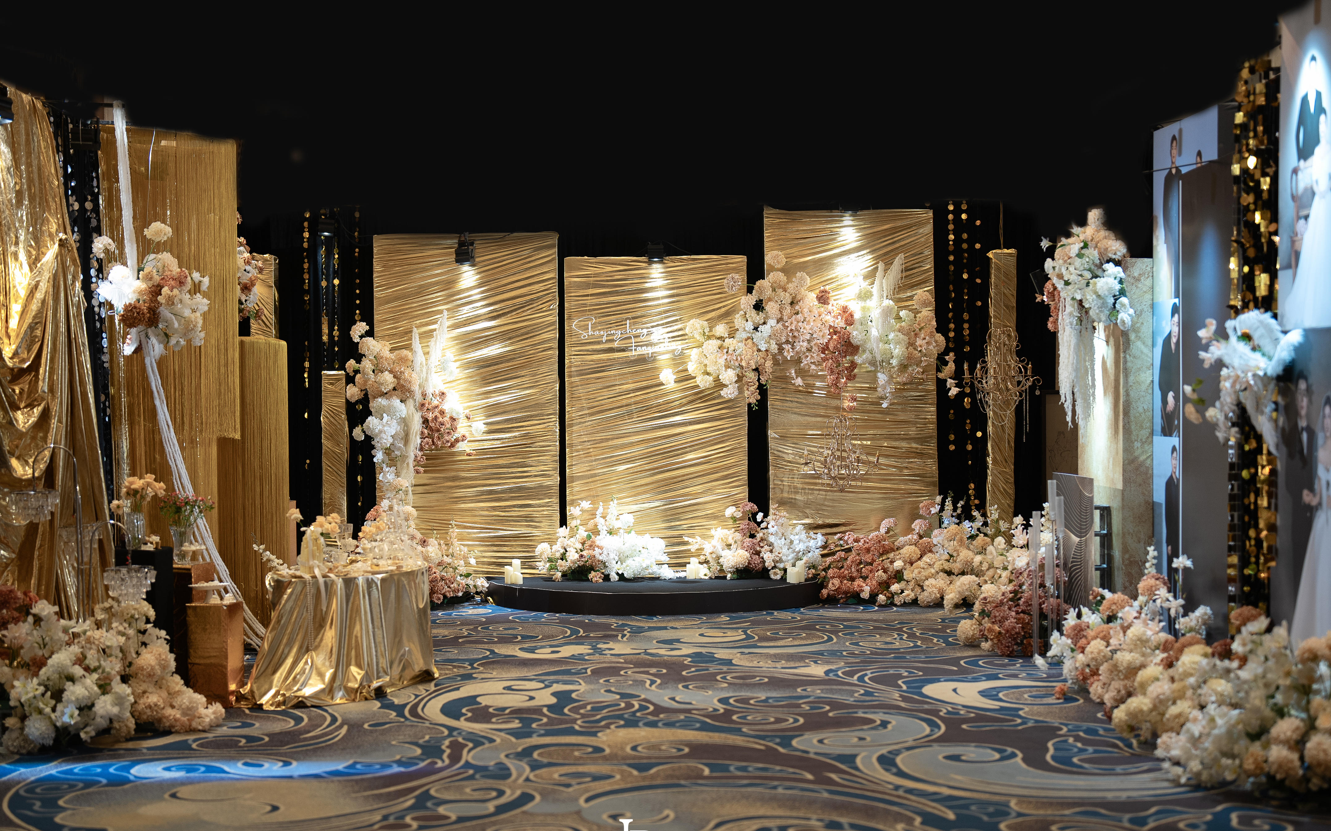 氛围感满满的金色婚礼